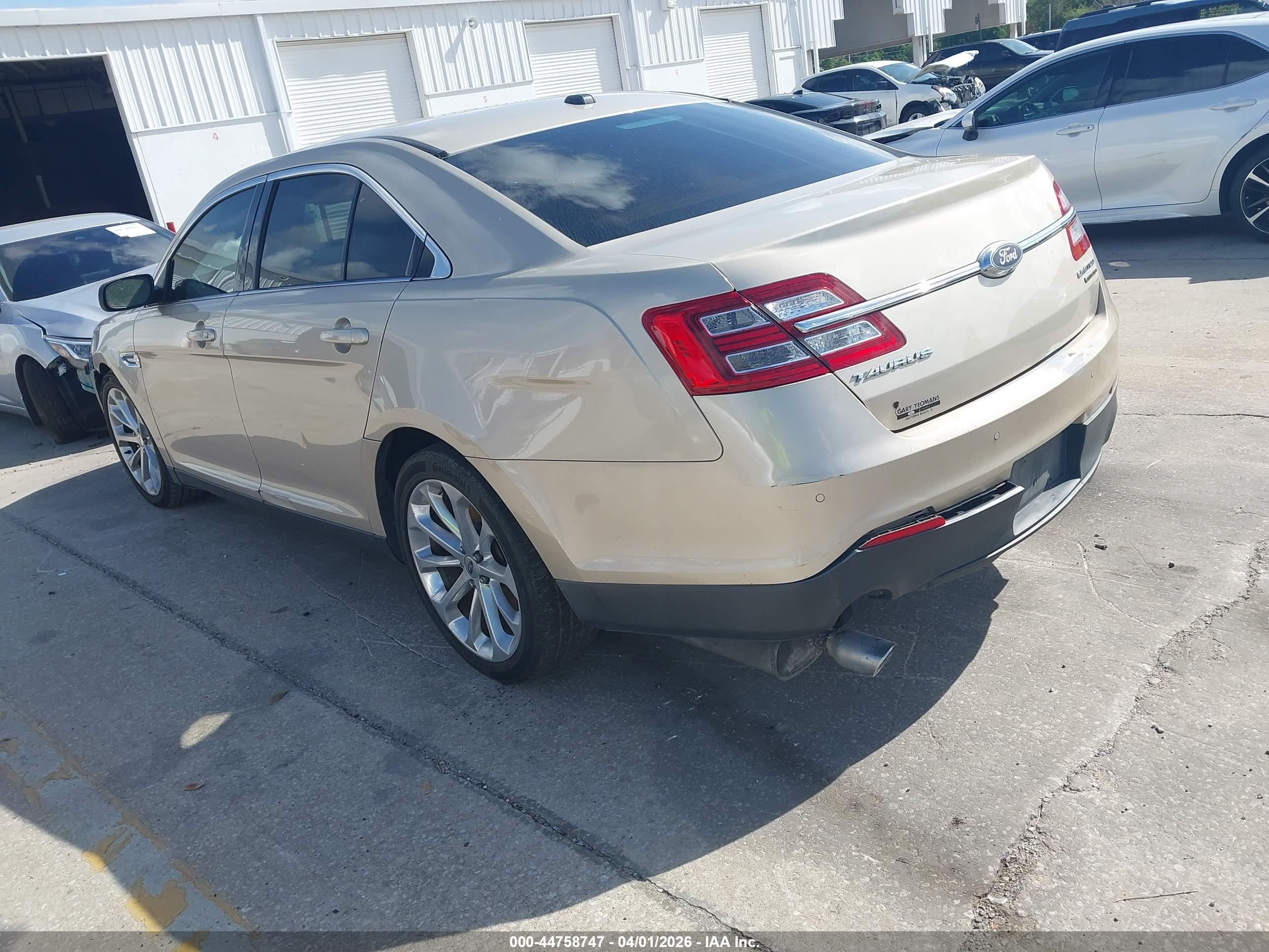 FORD TAURUS image 3