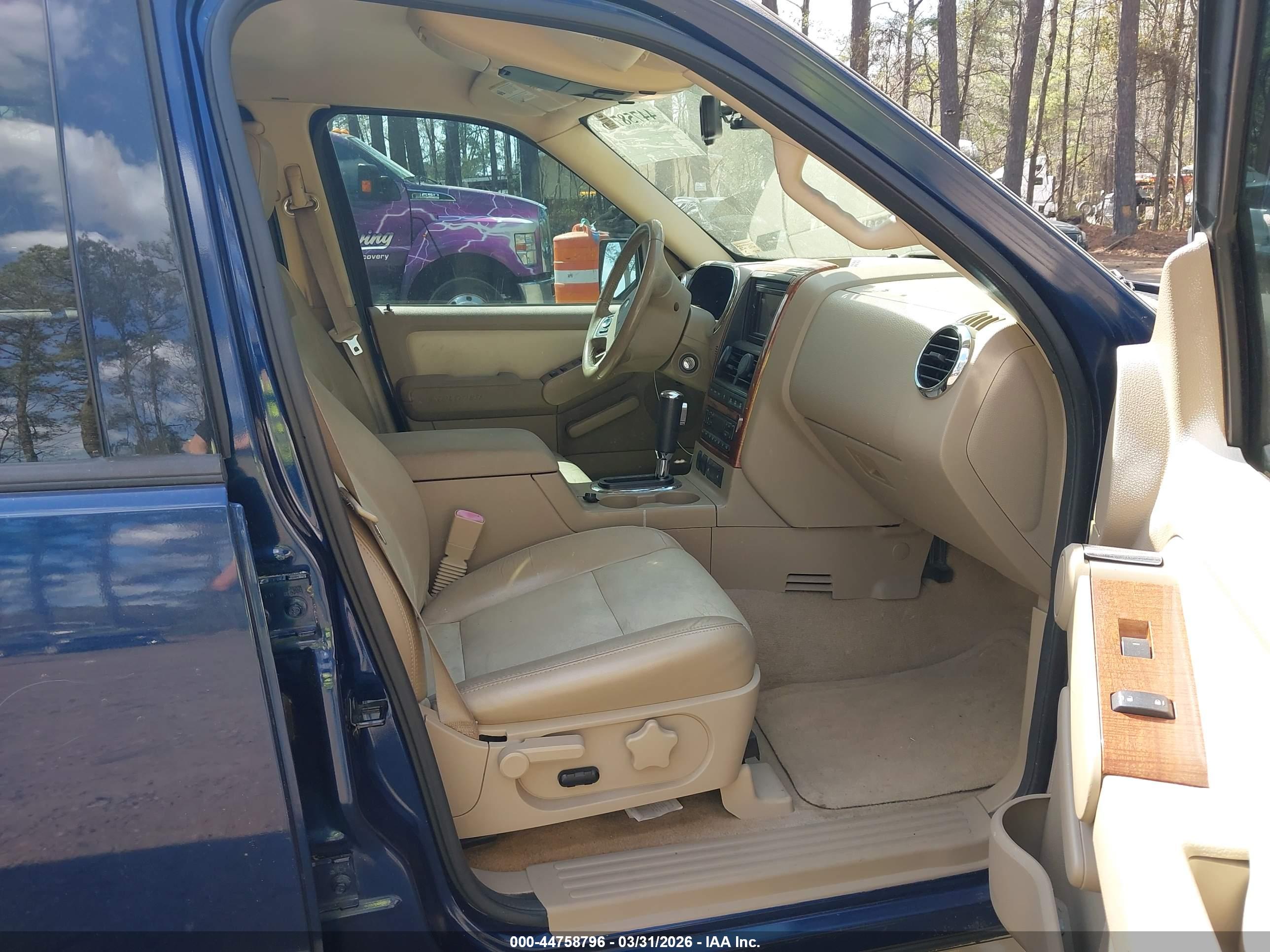 FORD EXPLORER image 5