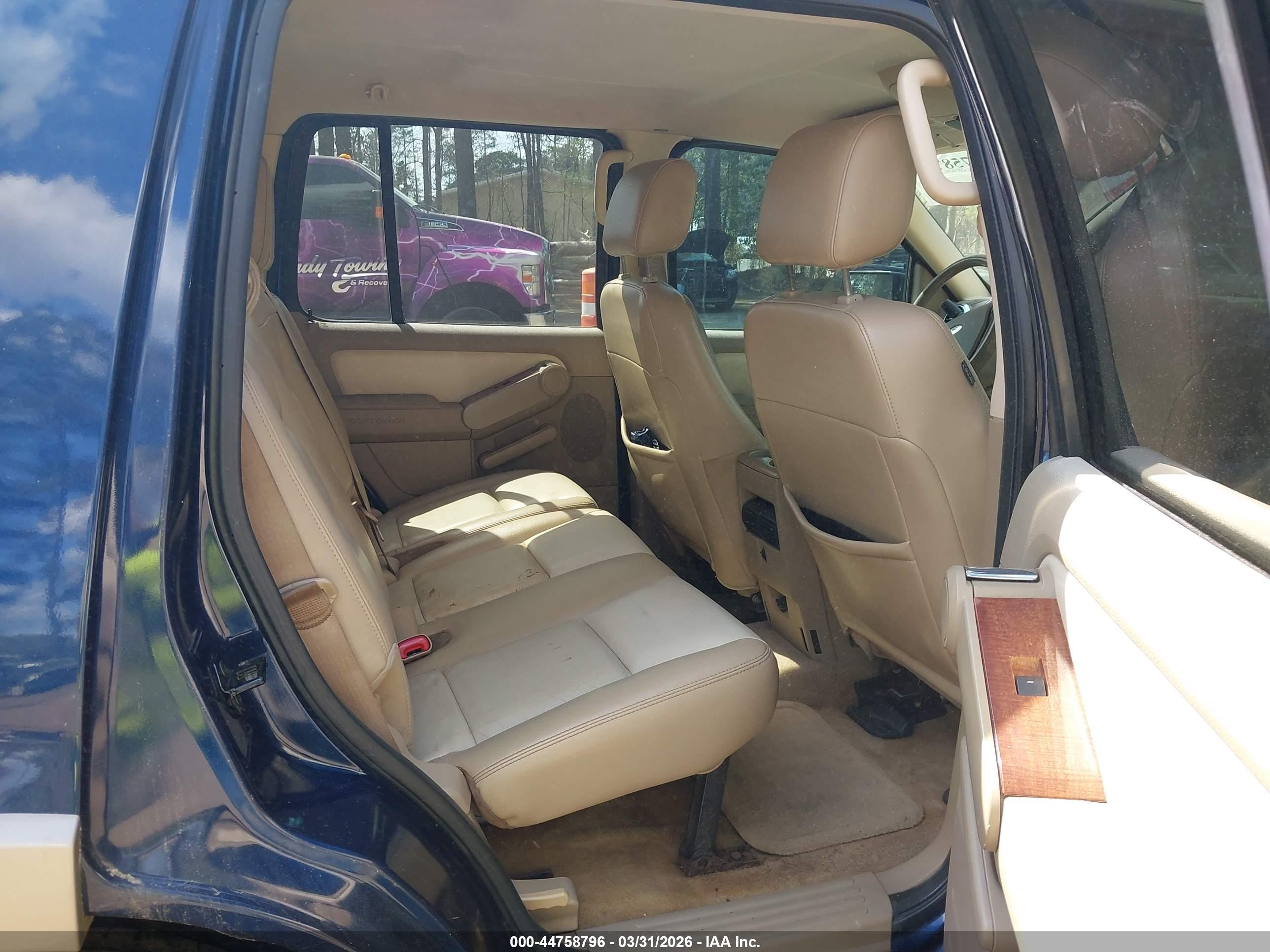 FORD EXPLORER image 8