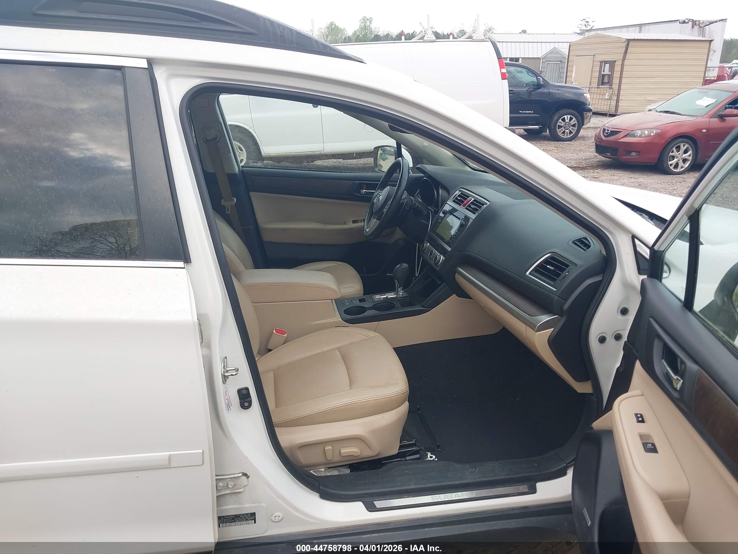 SUBARU OUTBACK image 5