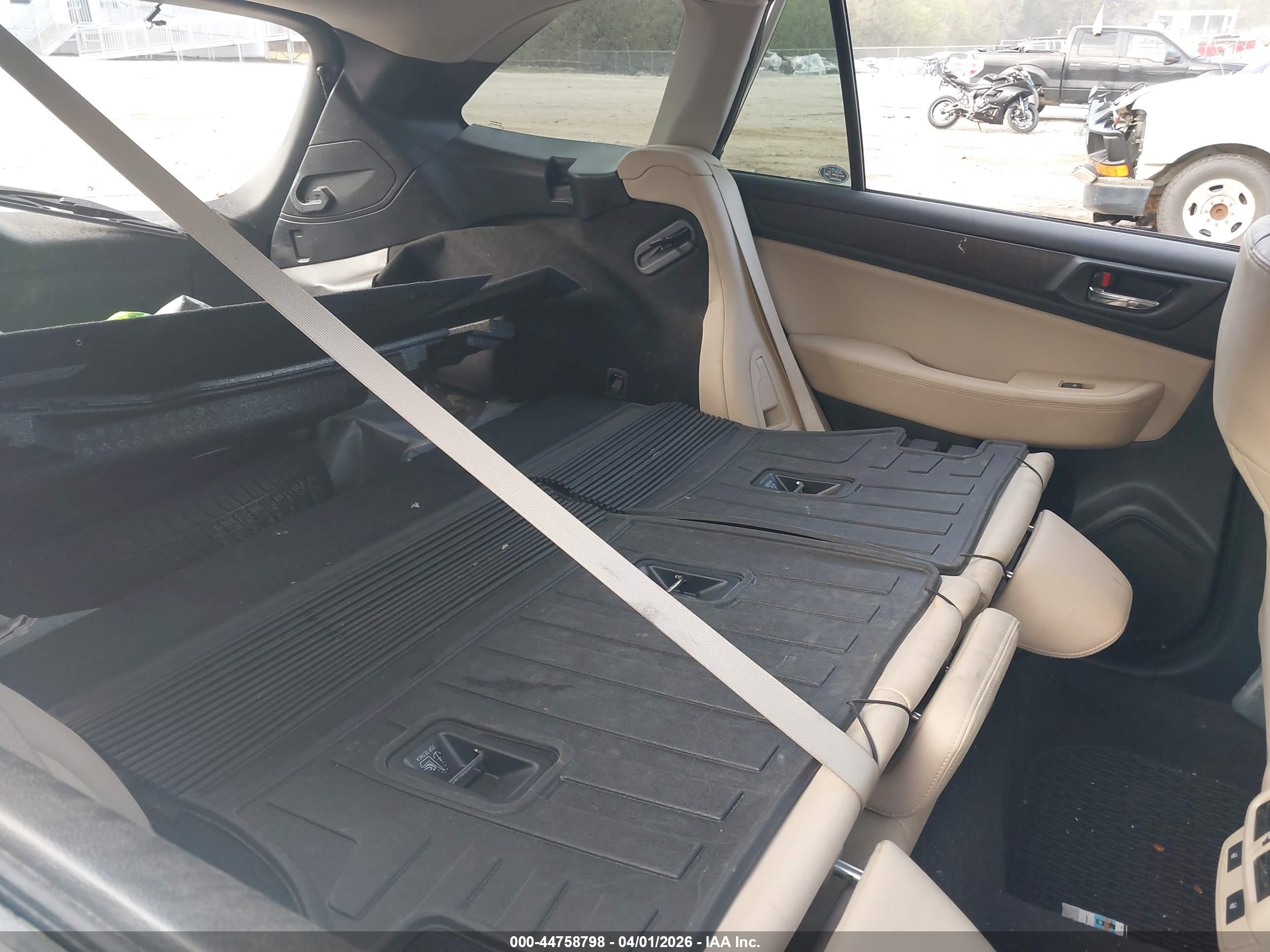 SUBARU OUTBACK image 8