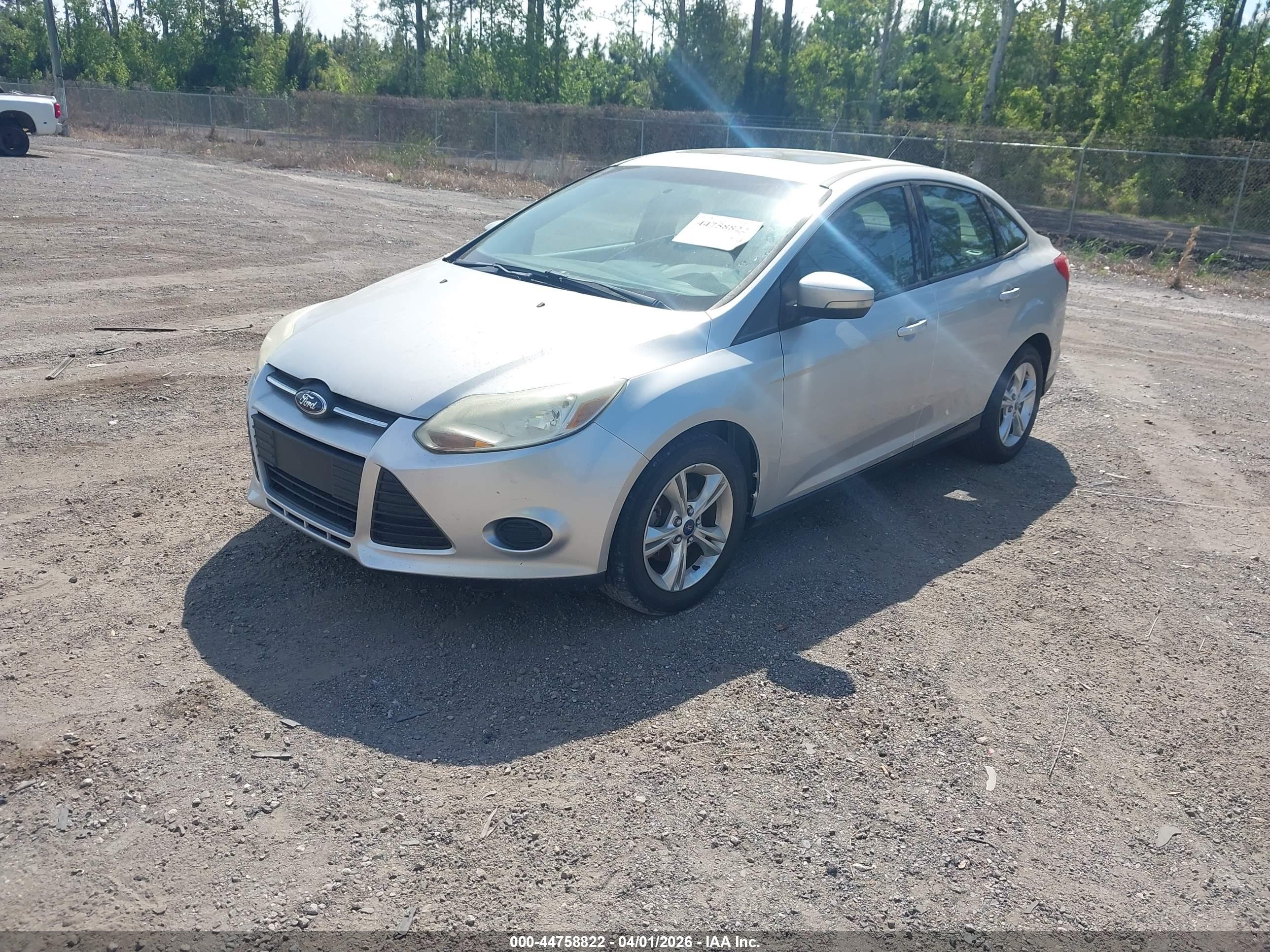 FORD FOCUS image 2