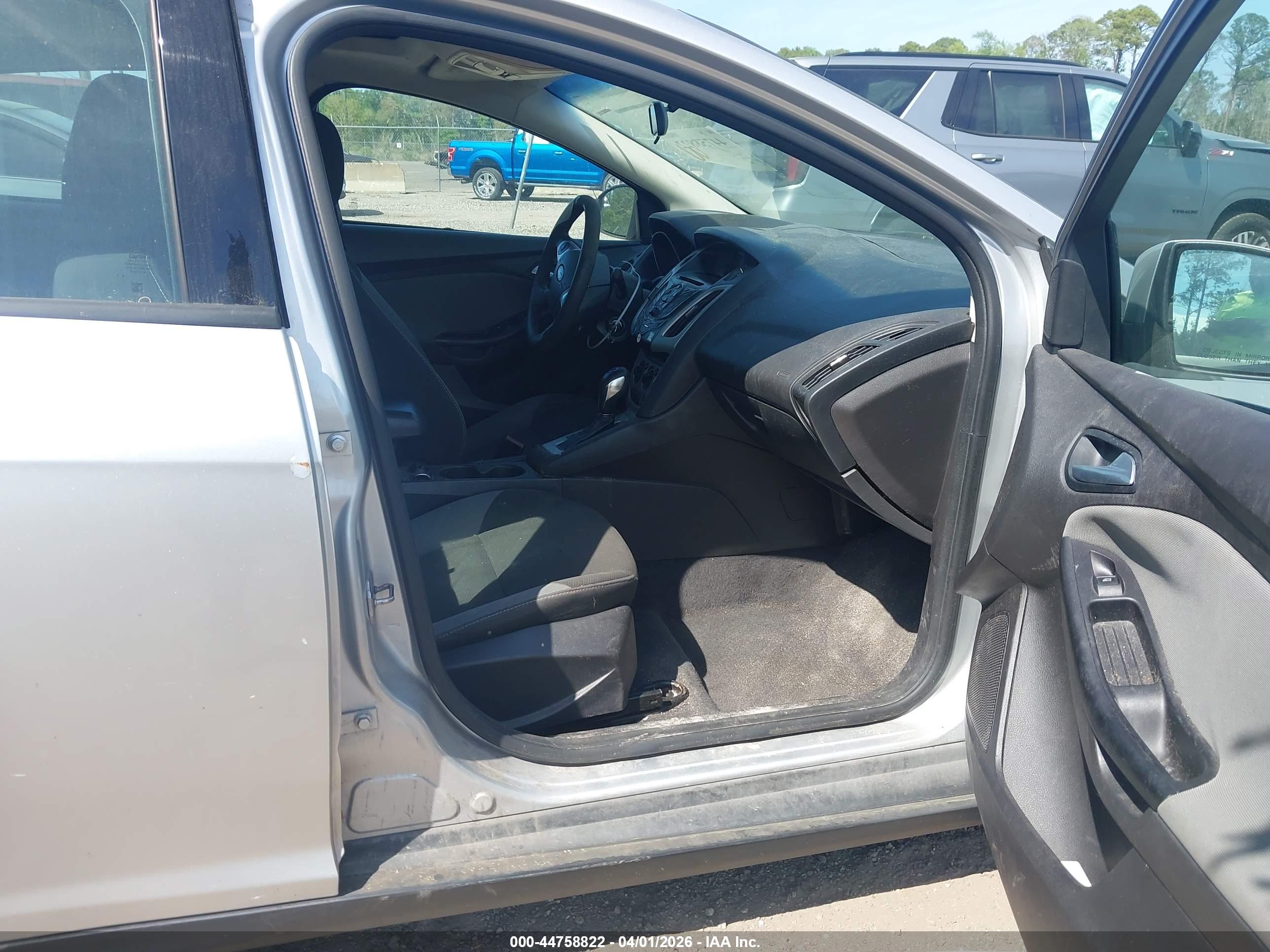 FORD FOCUS image 5