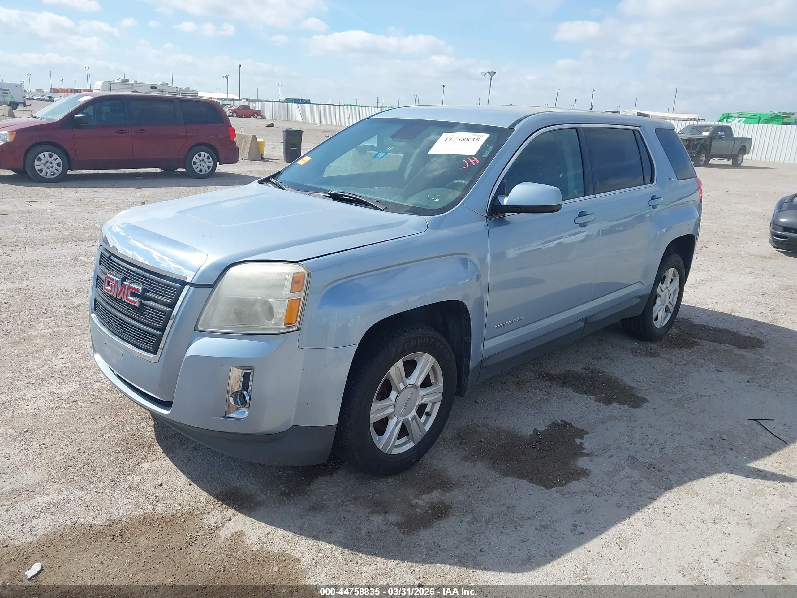 GMC TERRAIN image 2