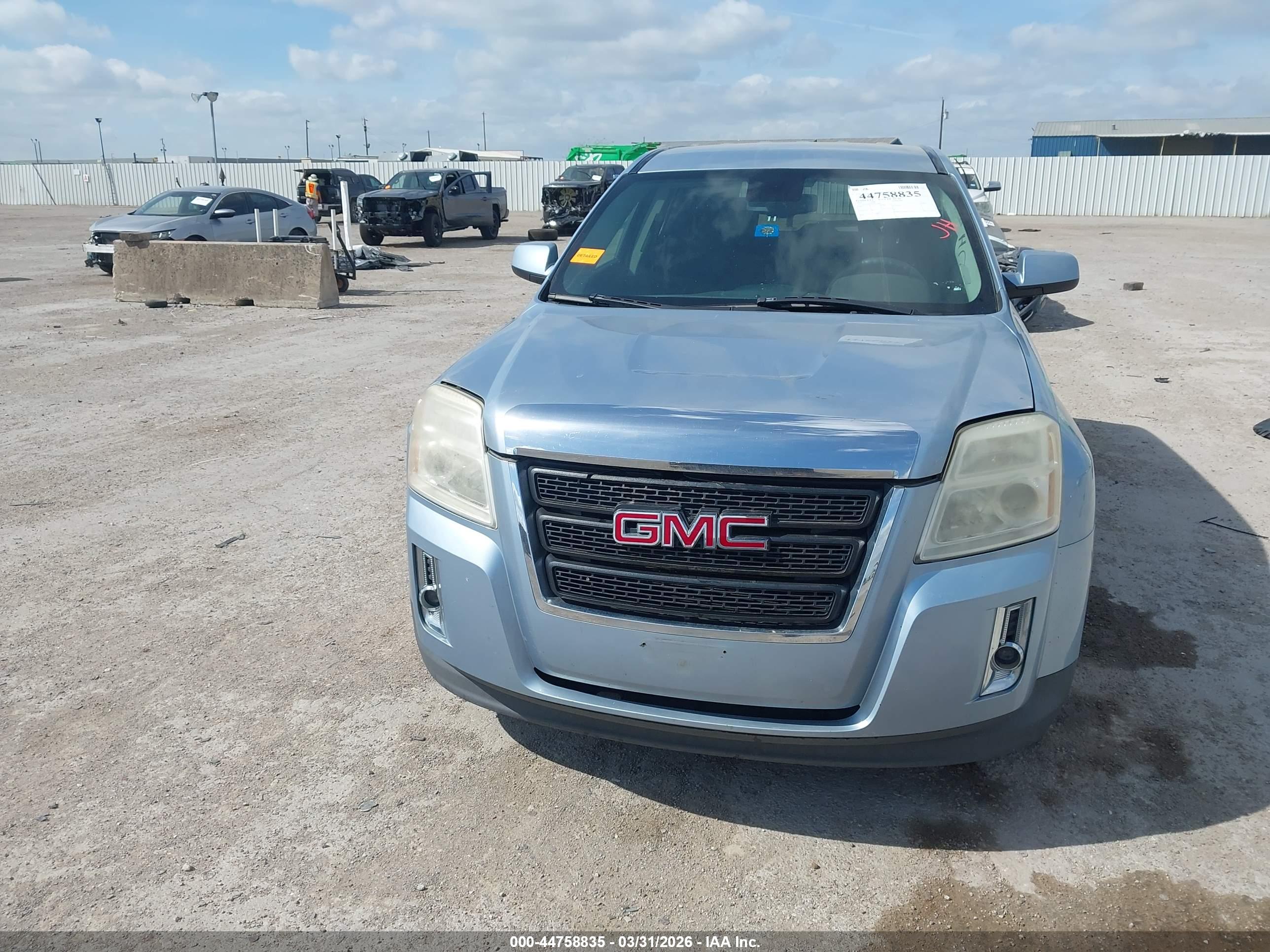 GMC TERRAIN image 6