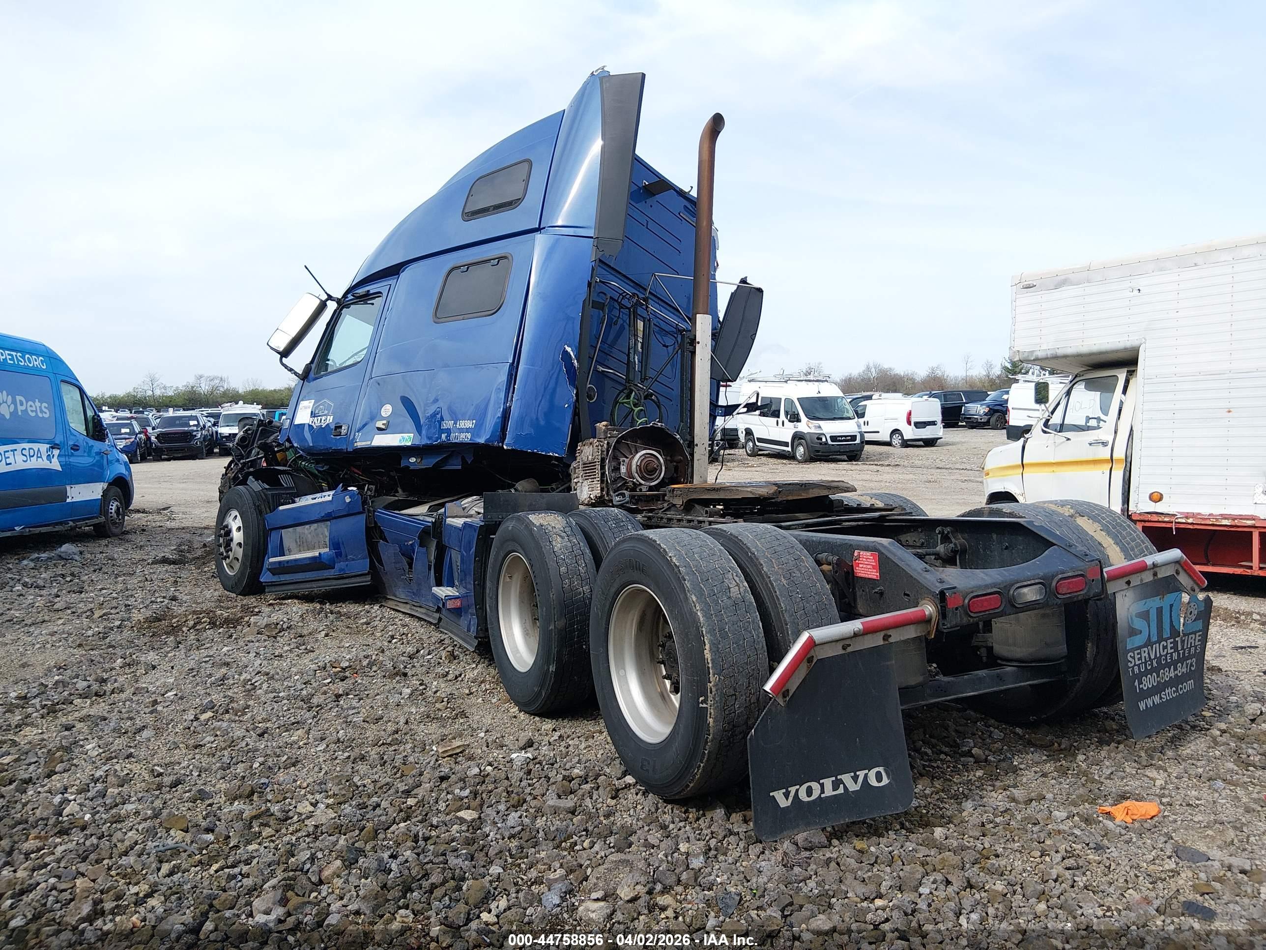 VOLVO VN image 3