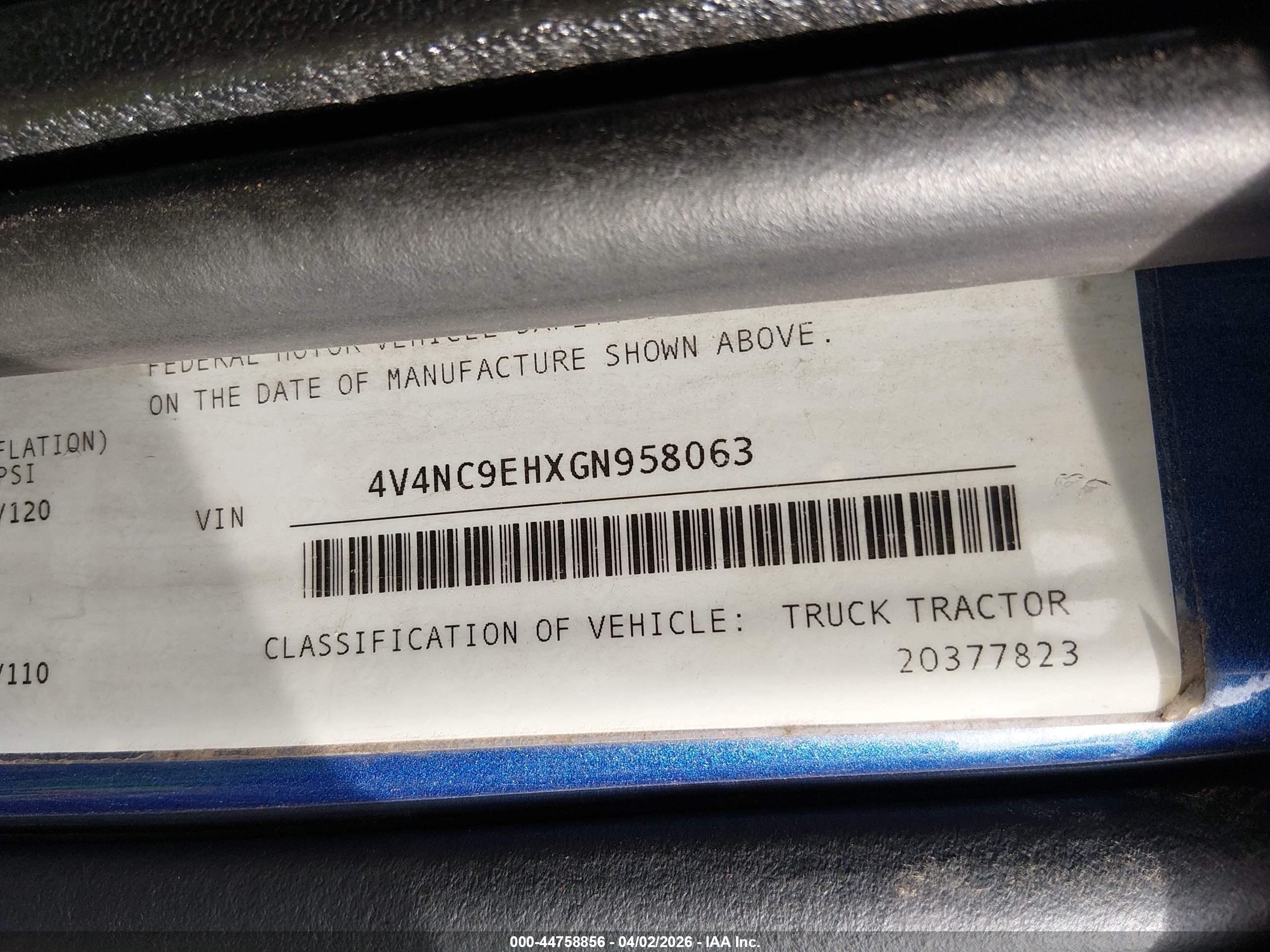 VOLVO VN image 9