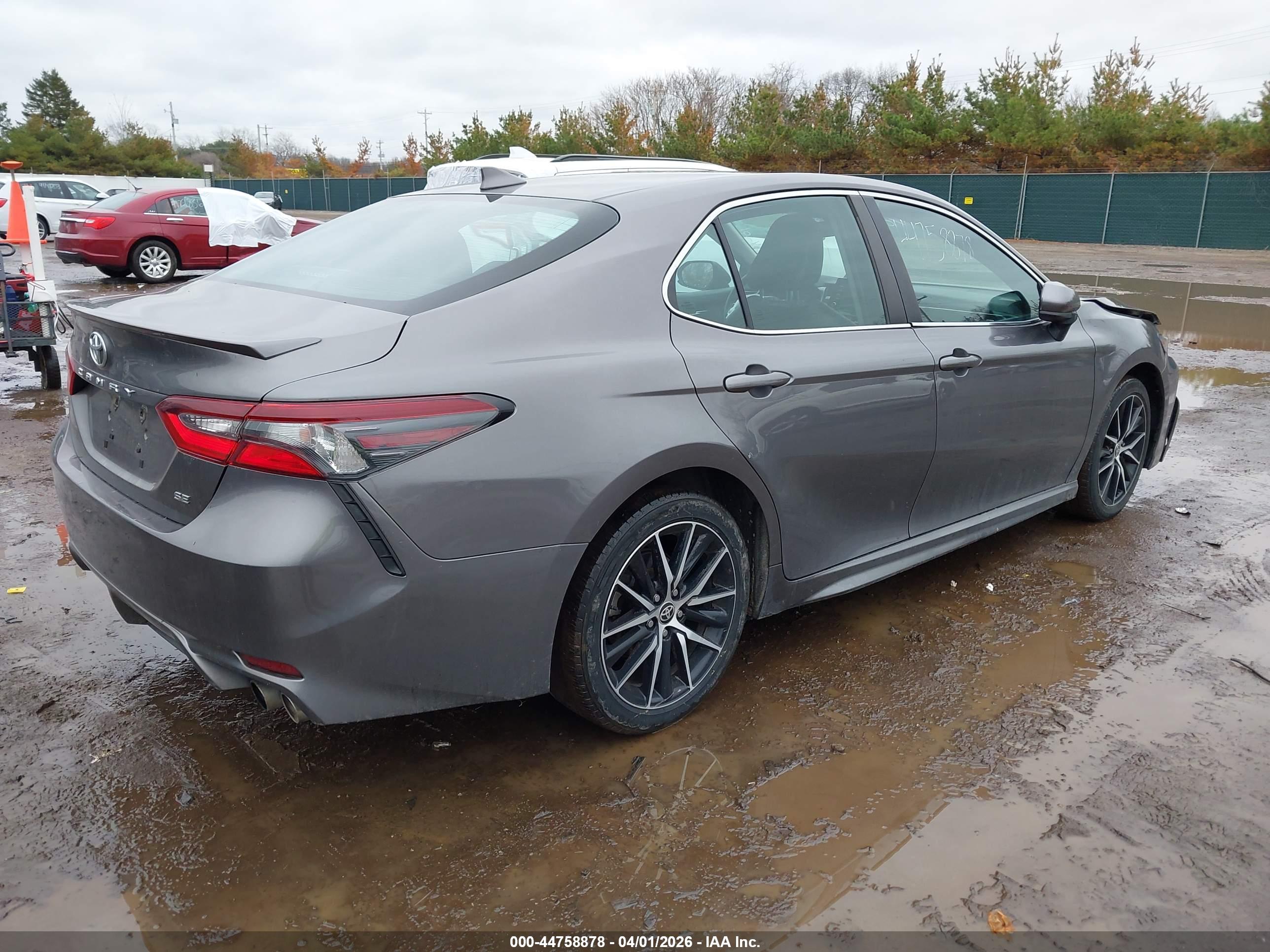 TOYOTA CAMRY image 4