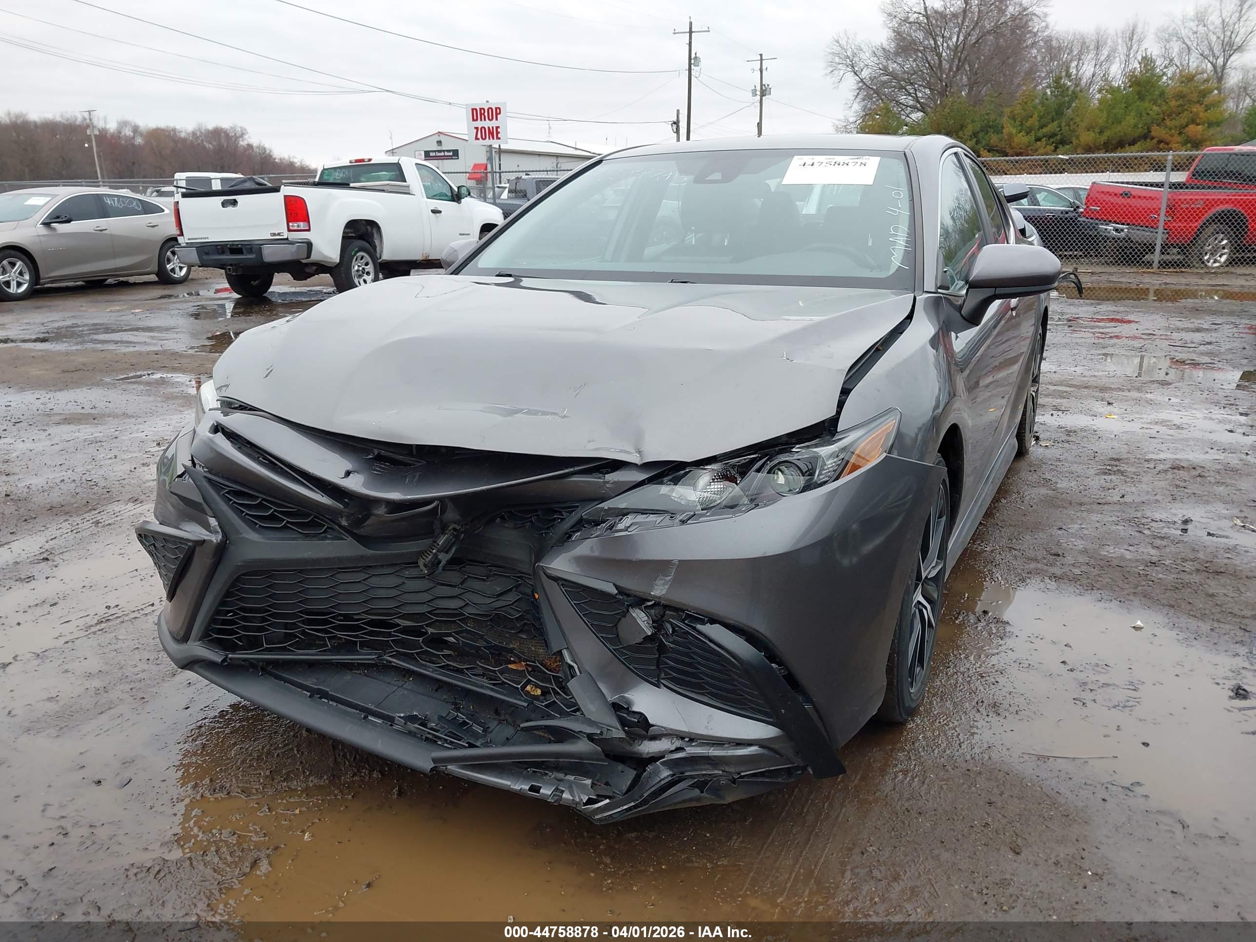 TOYOTA CAMRY image 6