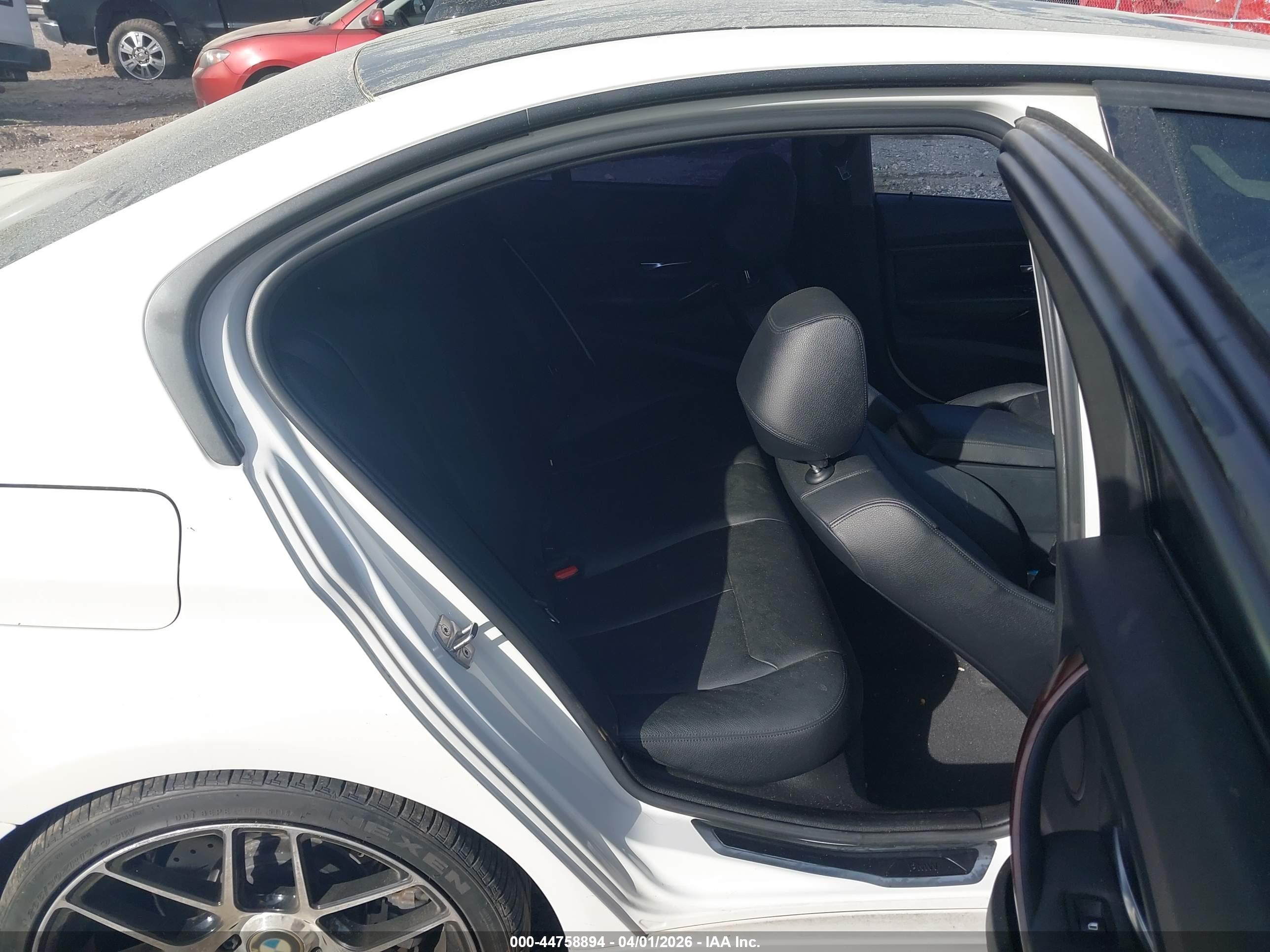 BMW 335I image 8
