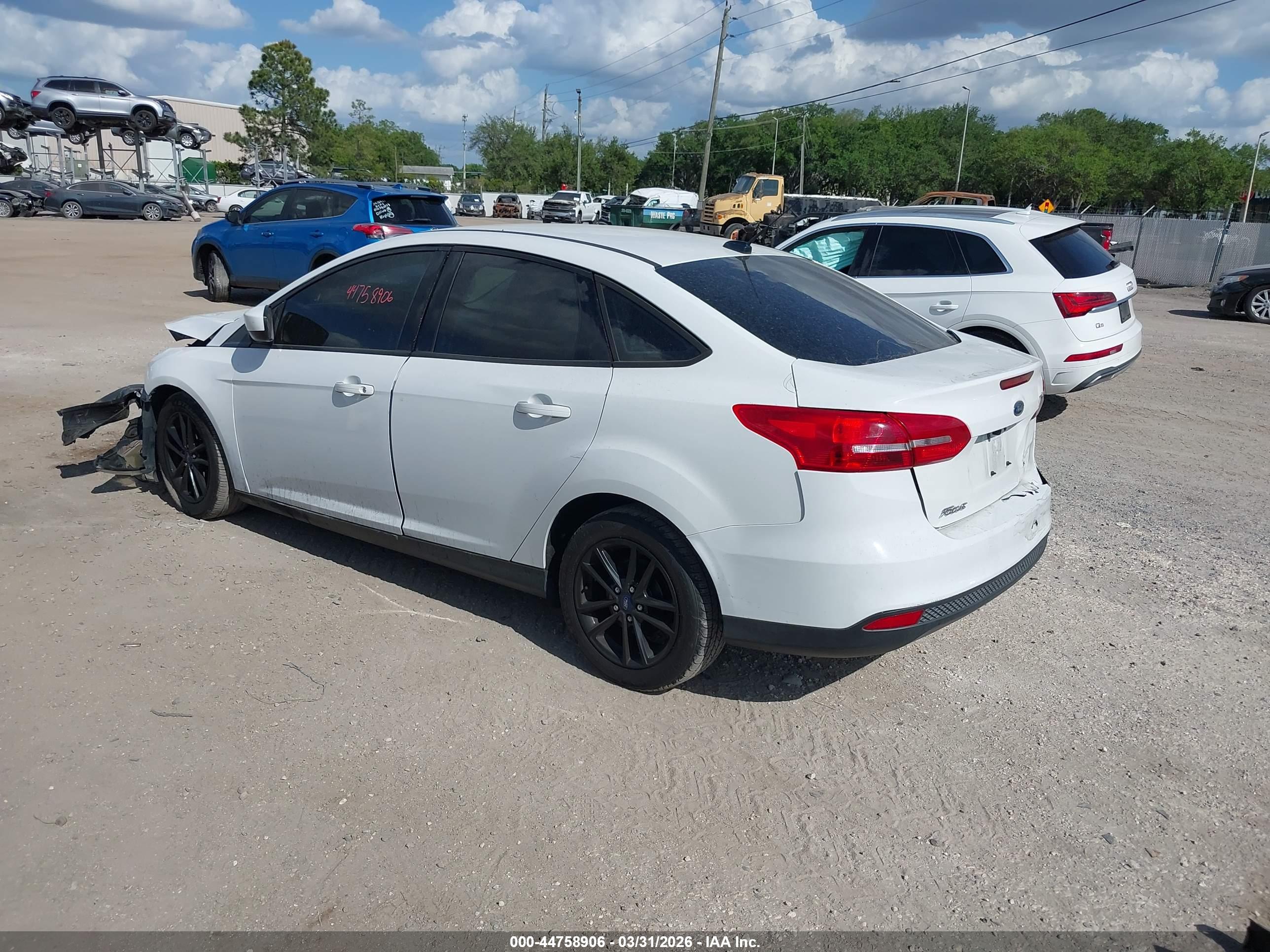 FORD FOCUS image 3