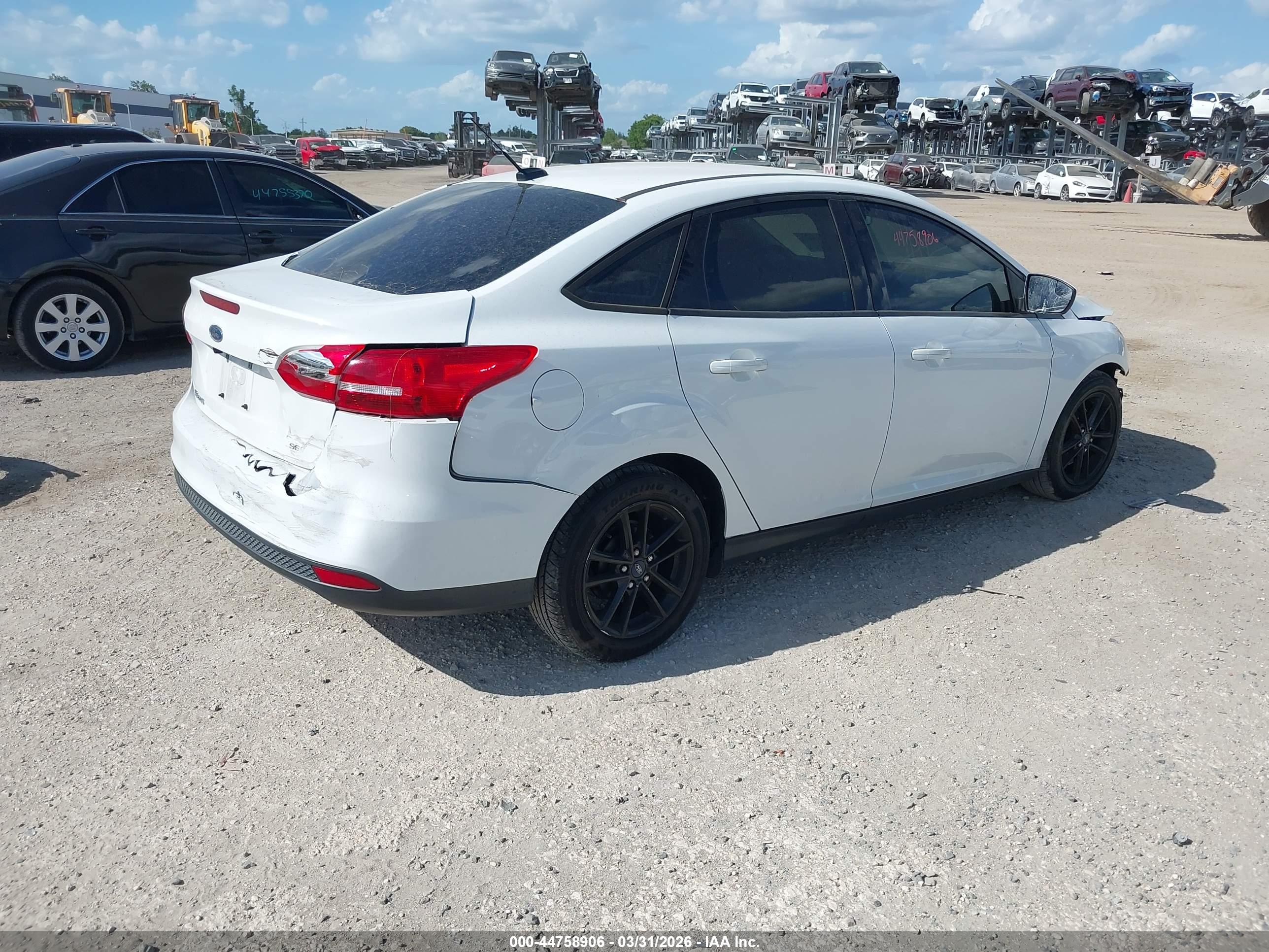 FORD FOCUS image 4