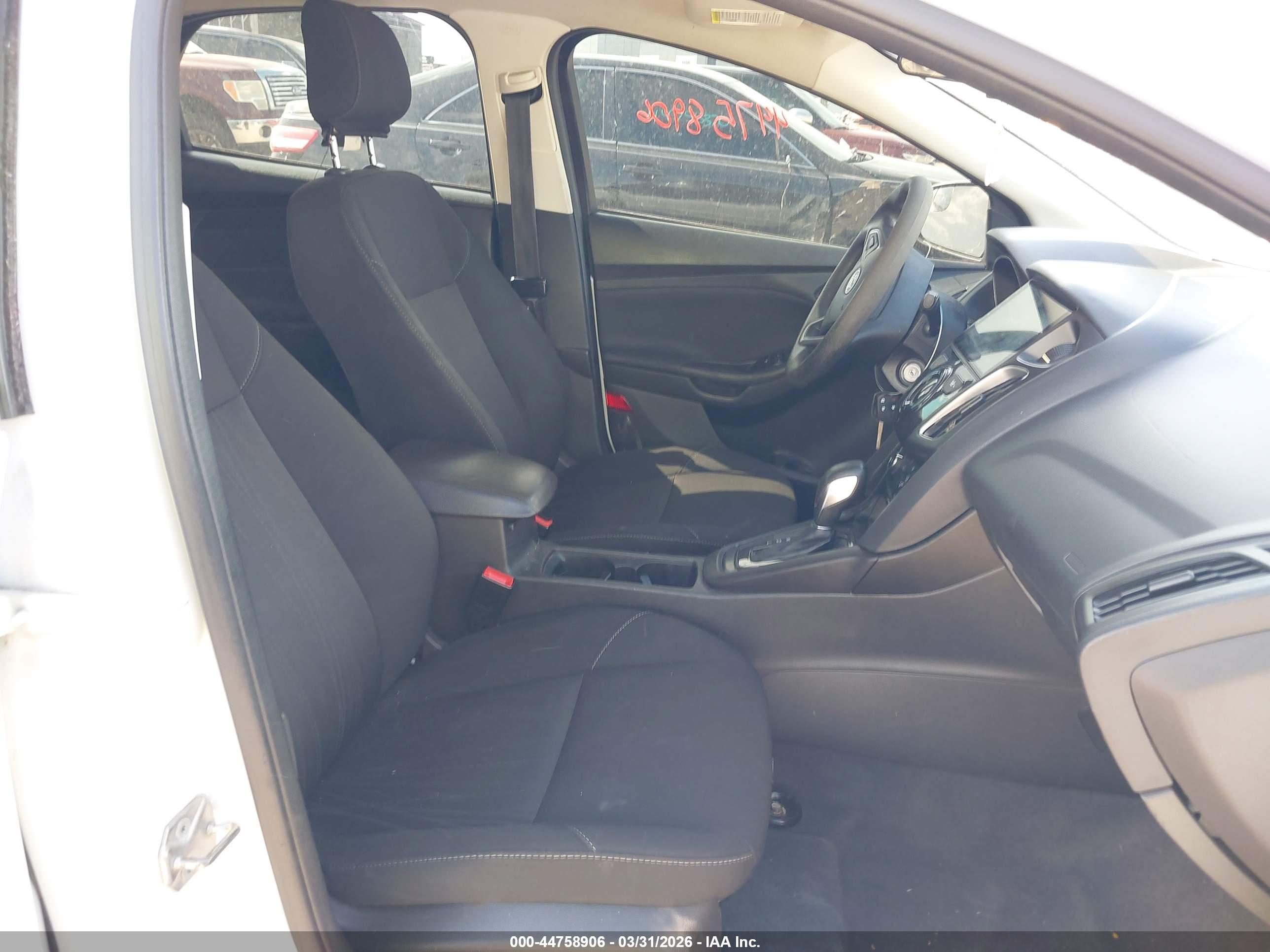 FORD FOCUS image 5