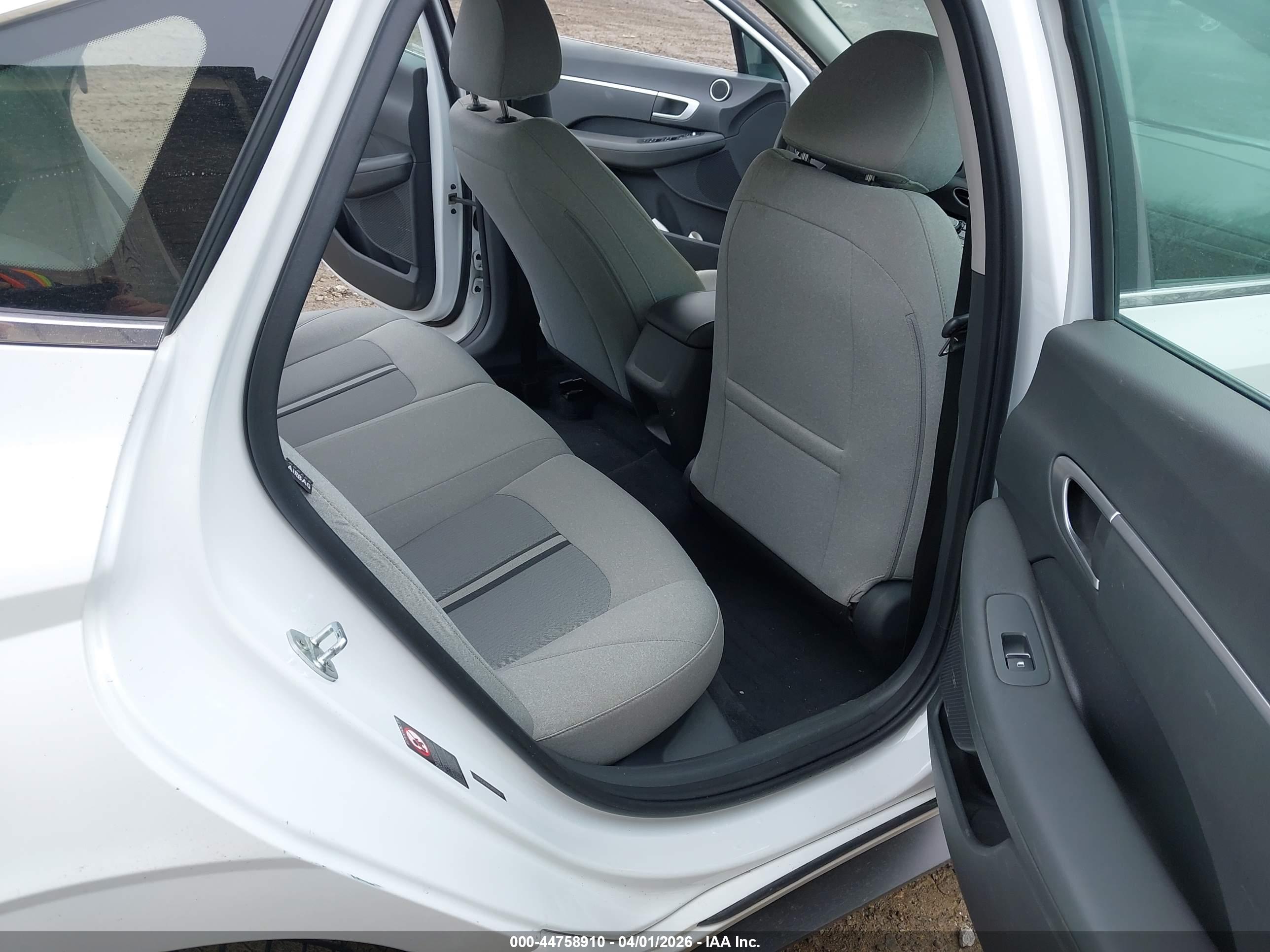 HYUNDAI SONATA image 8