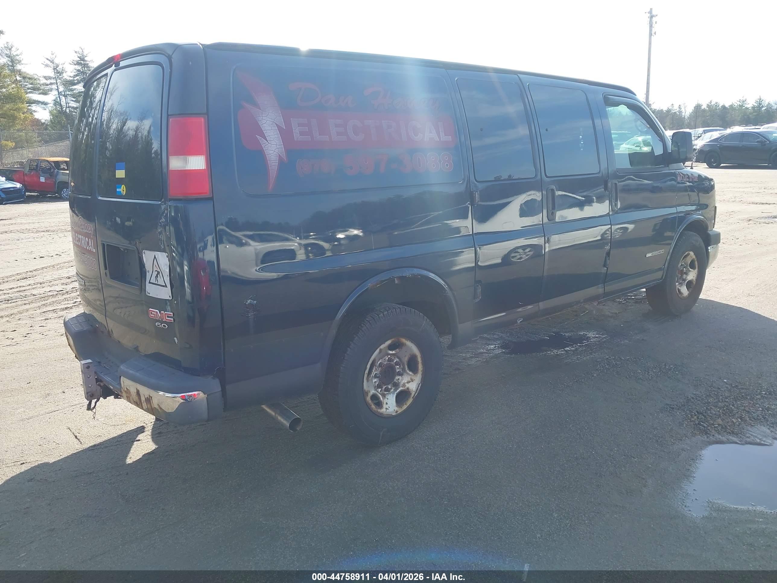 GMC SAVANA image 4