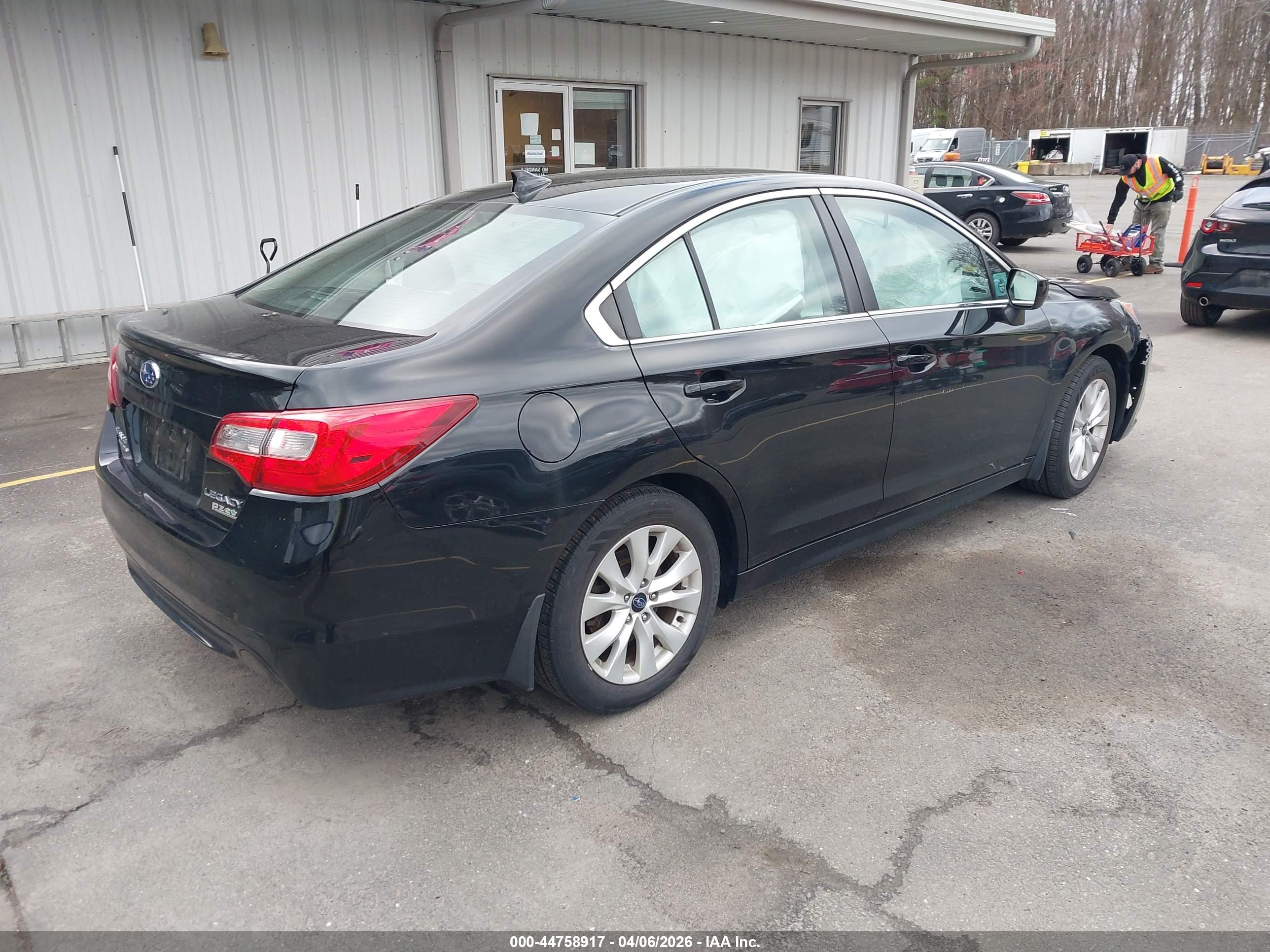 SUBARU LEGACY image 4
