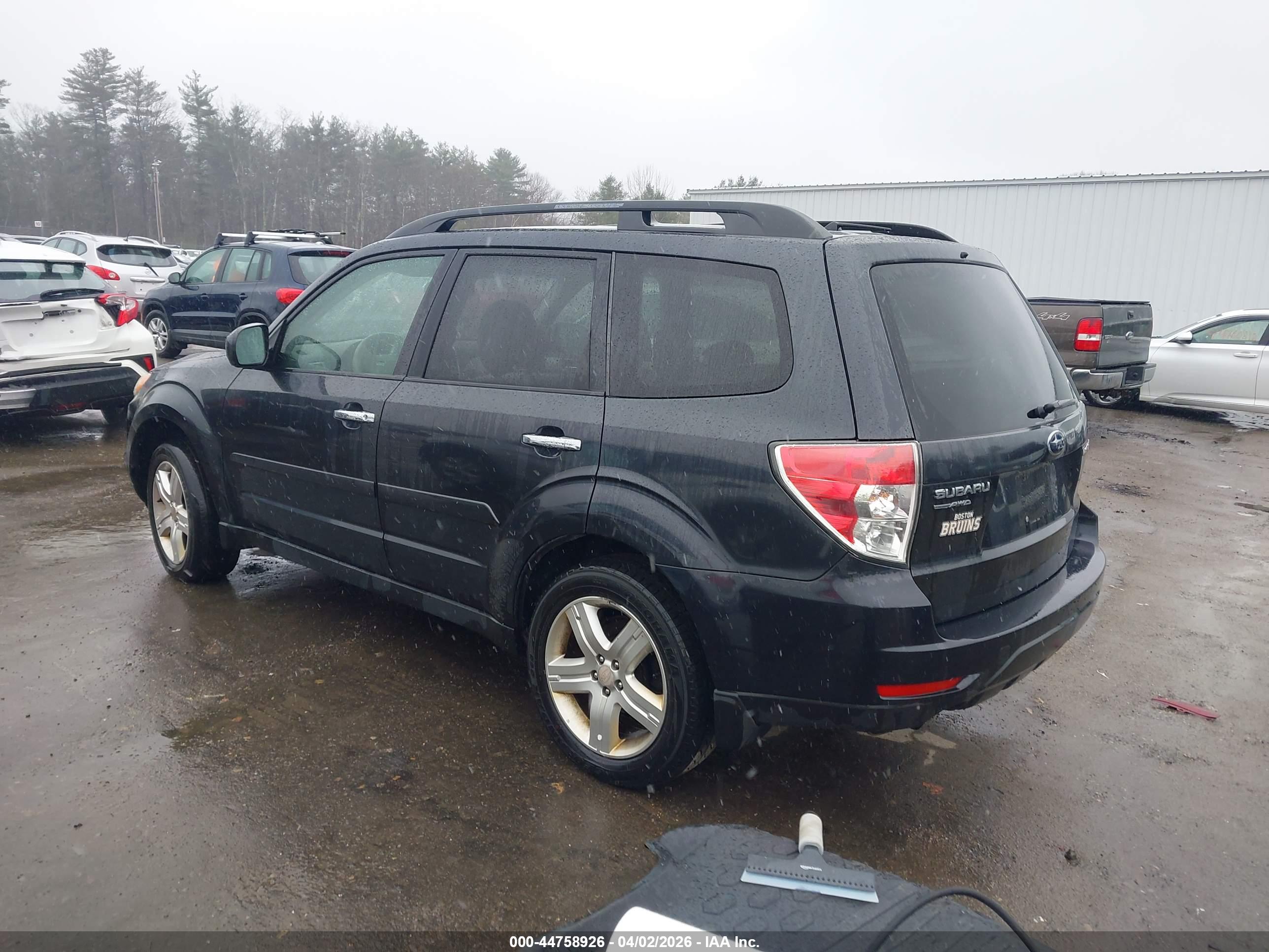 SUBARU FORESTER image 3