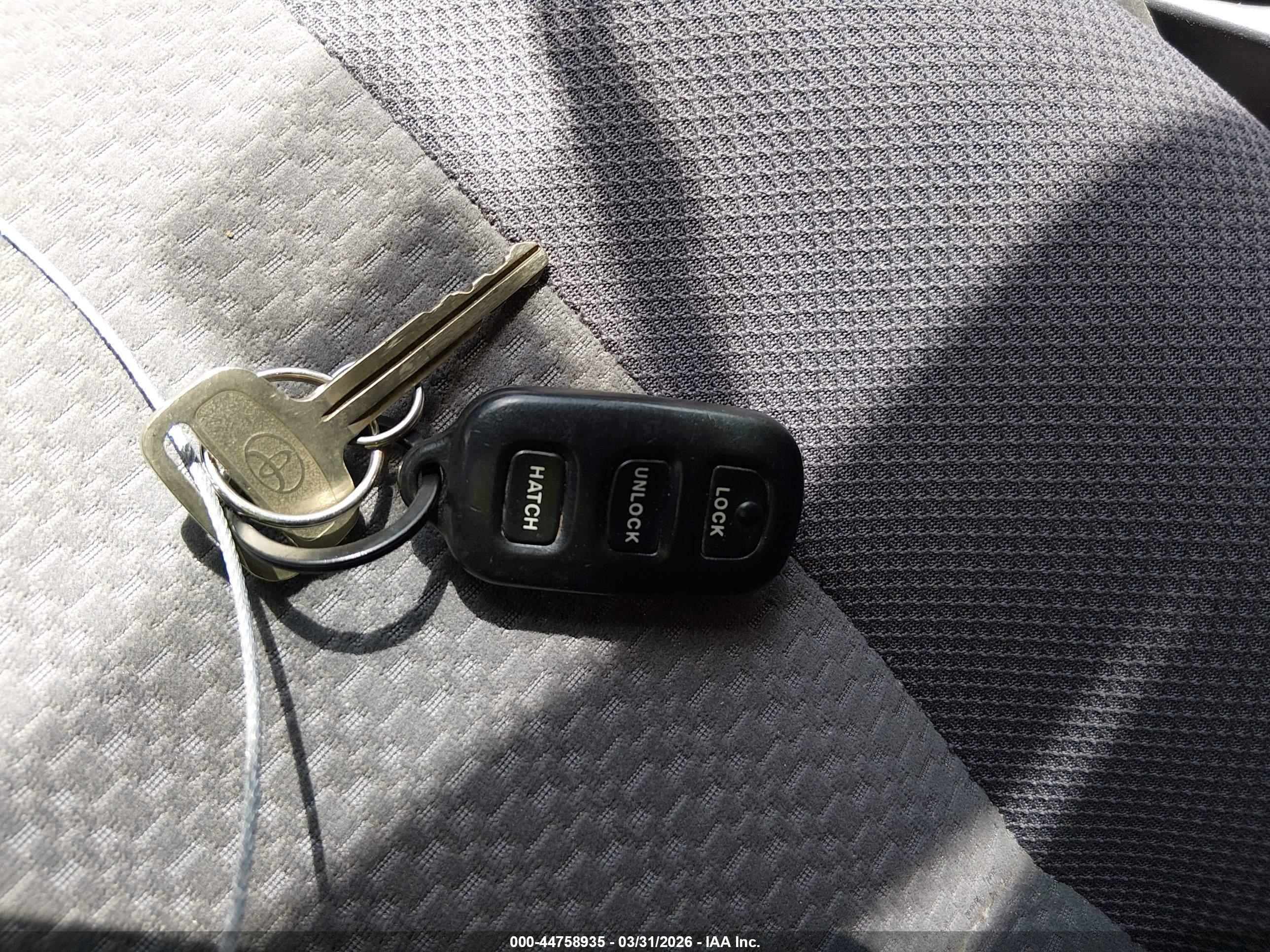 TOYOTA MATRIX image 11