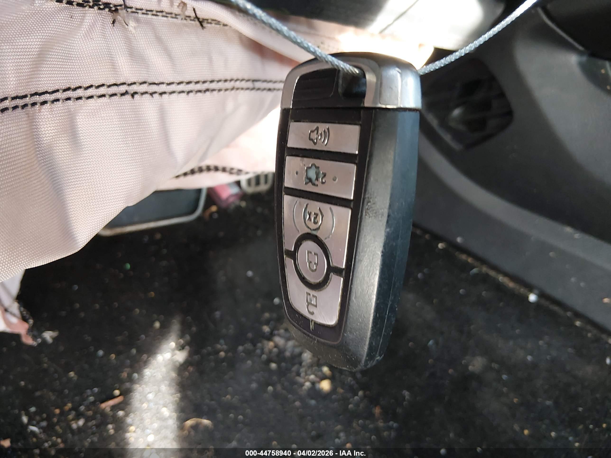FORD FUSION image 11