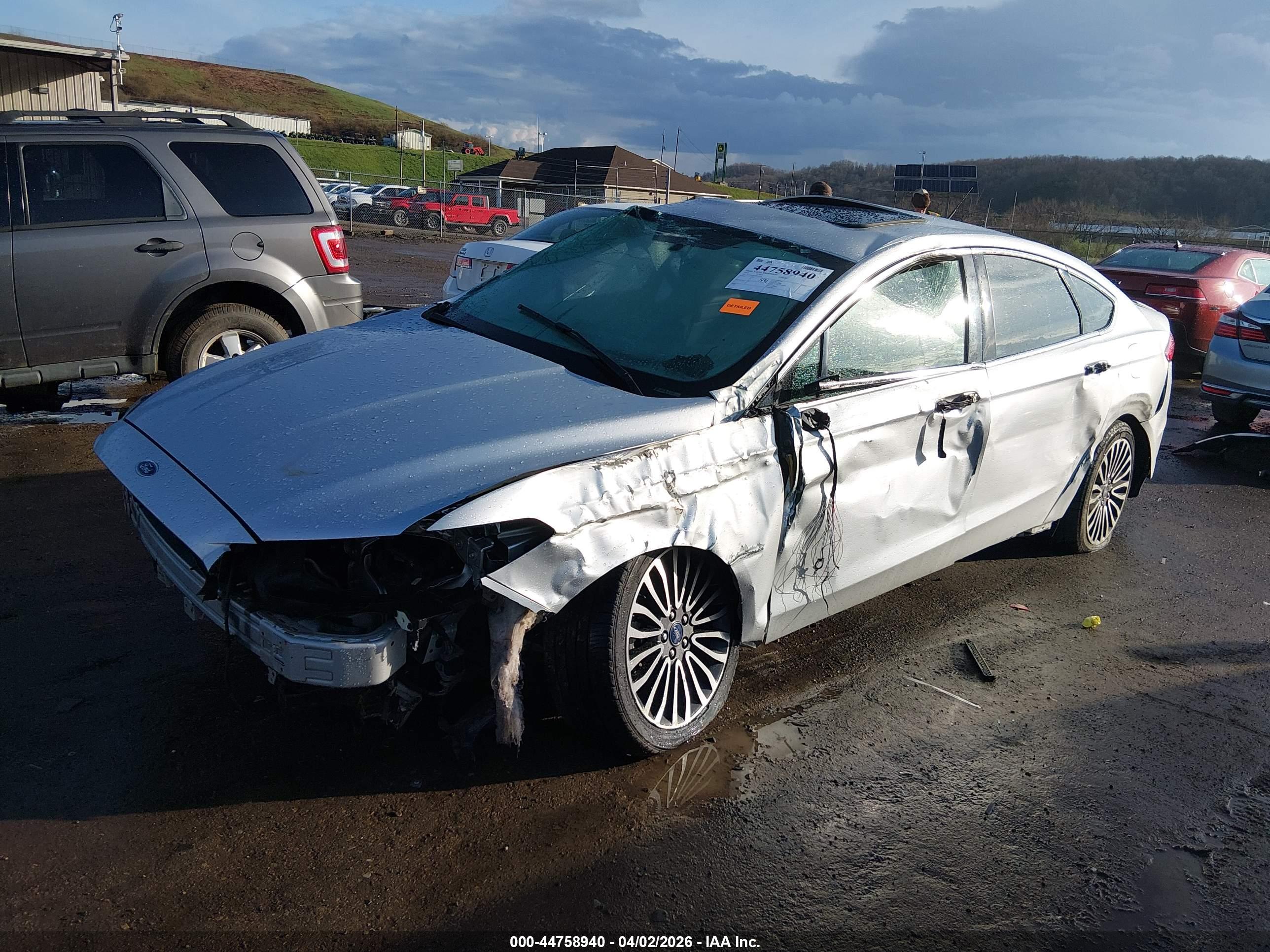 FORD FUSION image 2