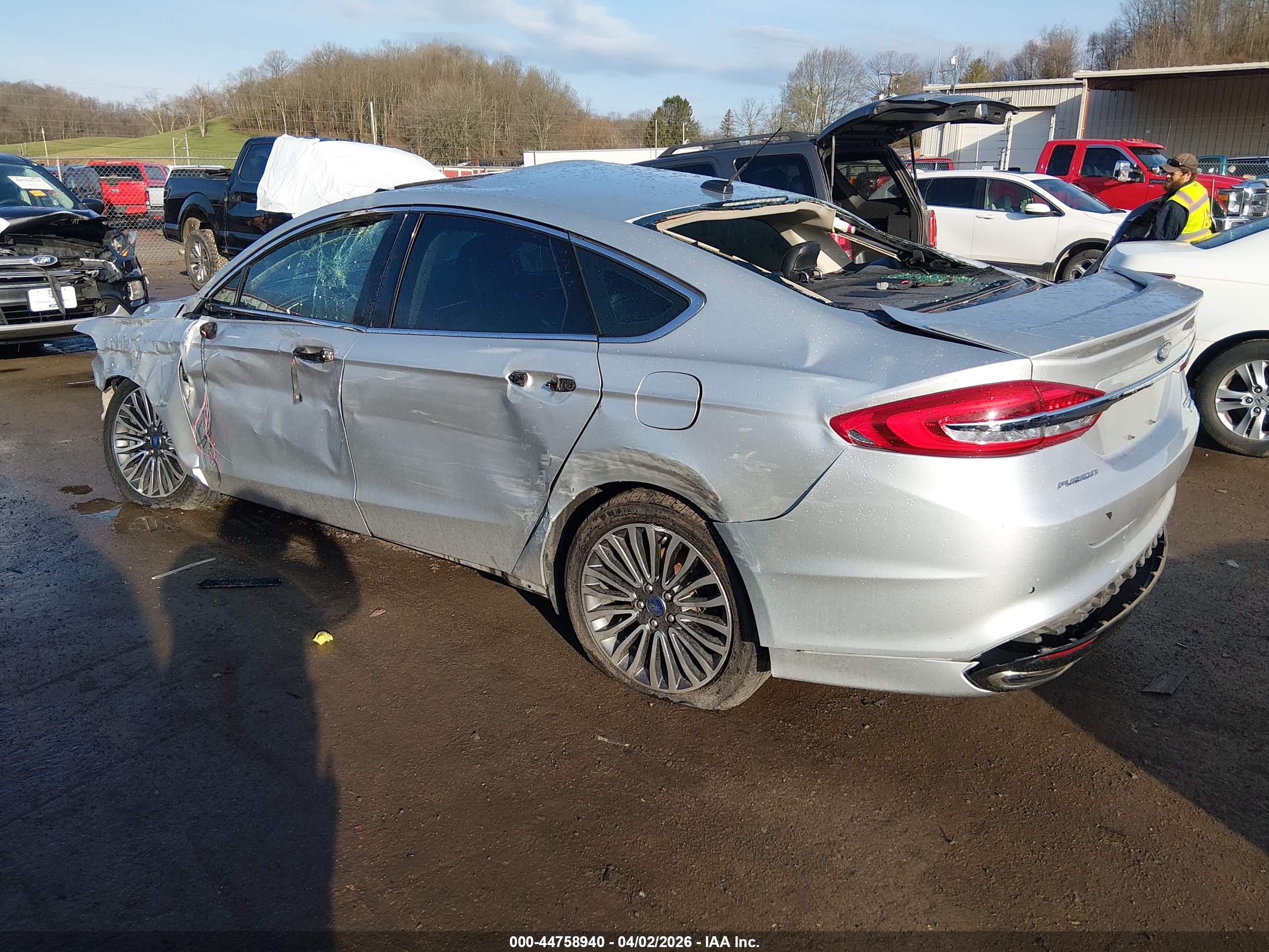 FORD FUSION image 3