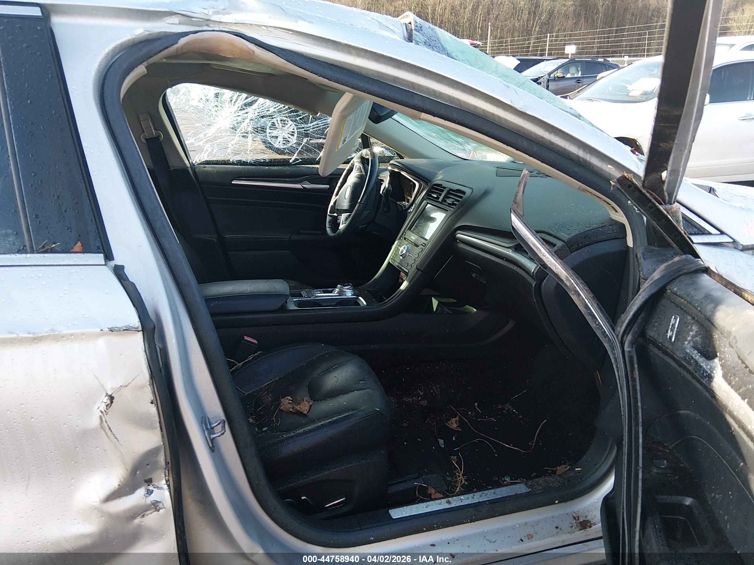 FORD FUSION image 5