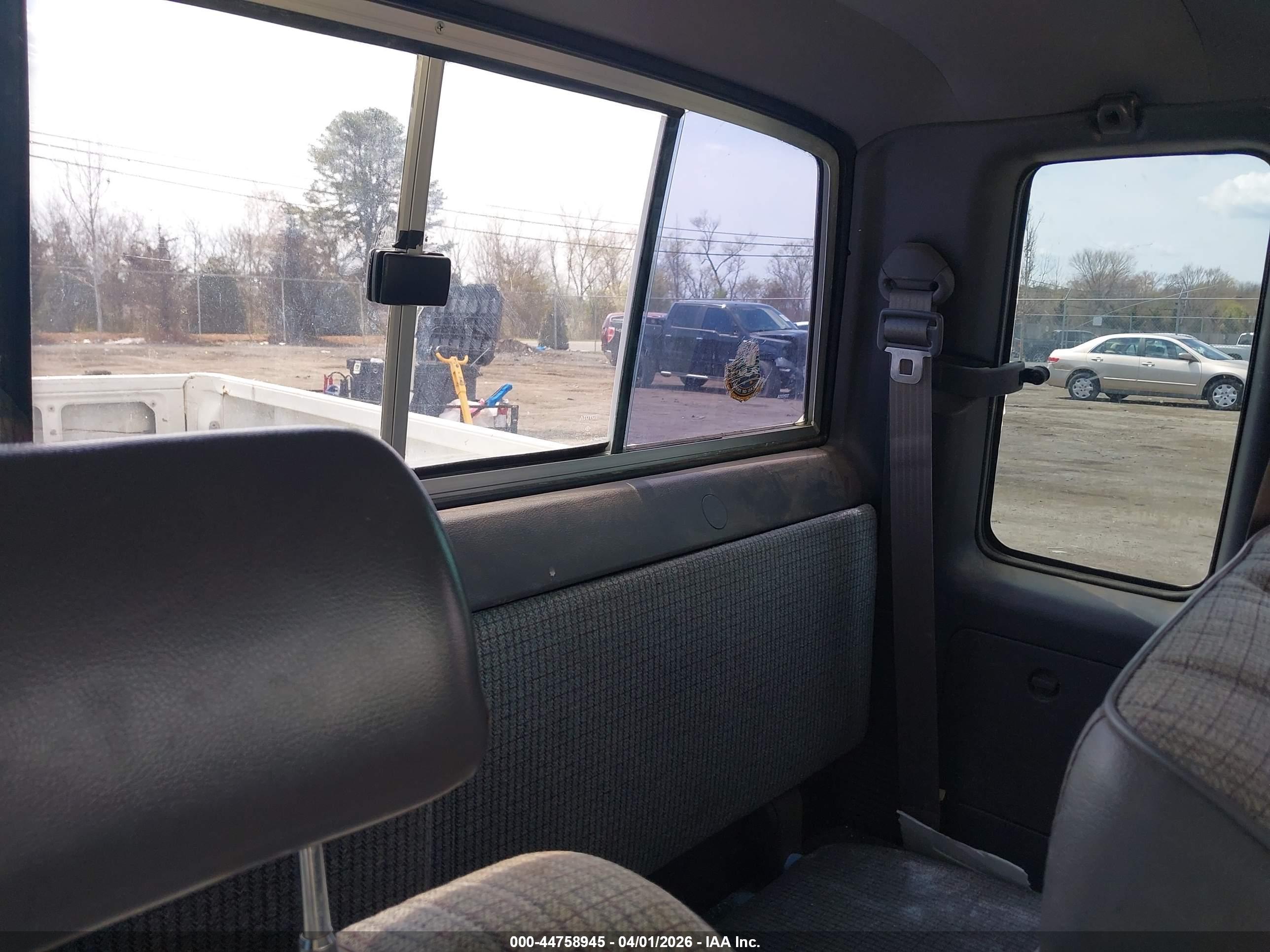TOYOTA PICKUP image 8