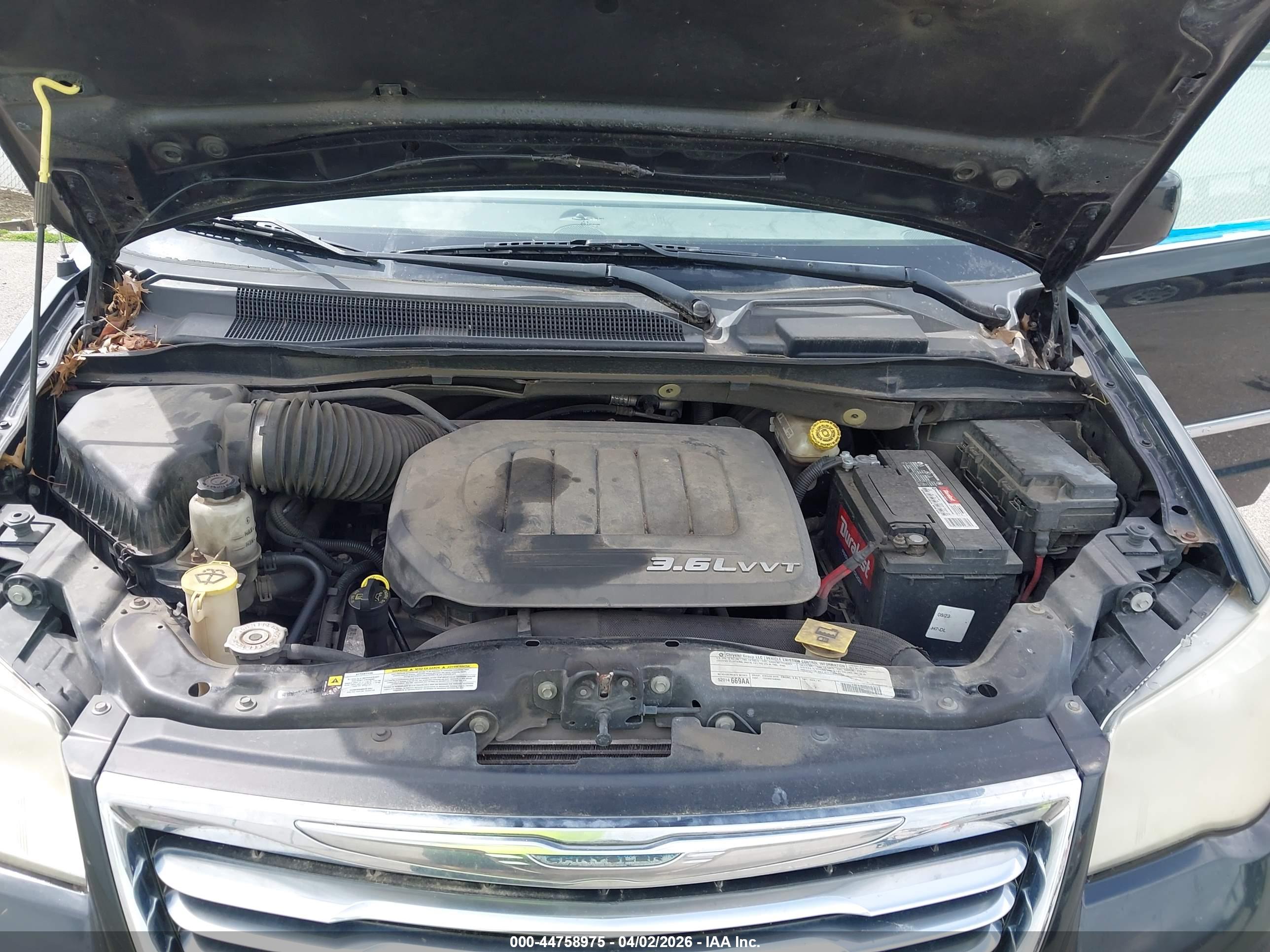 CHRYSLER TOWN image 10
