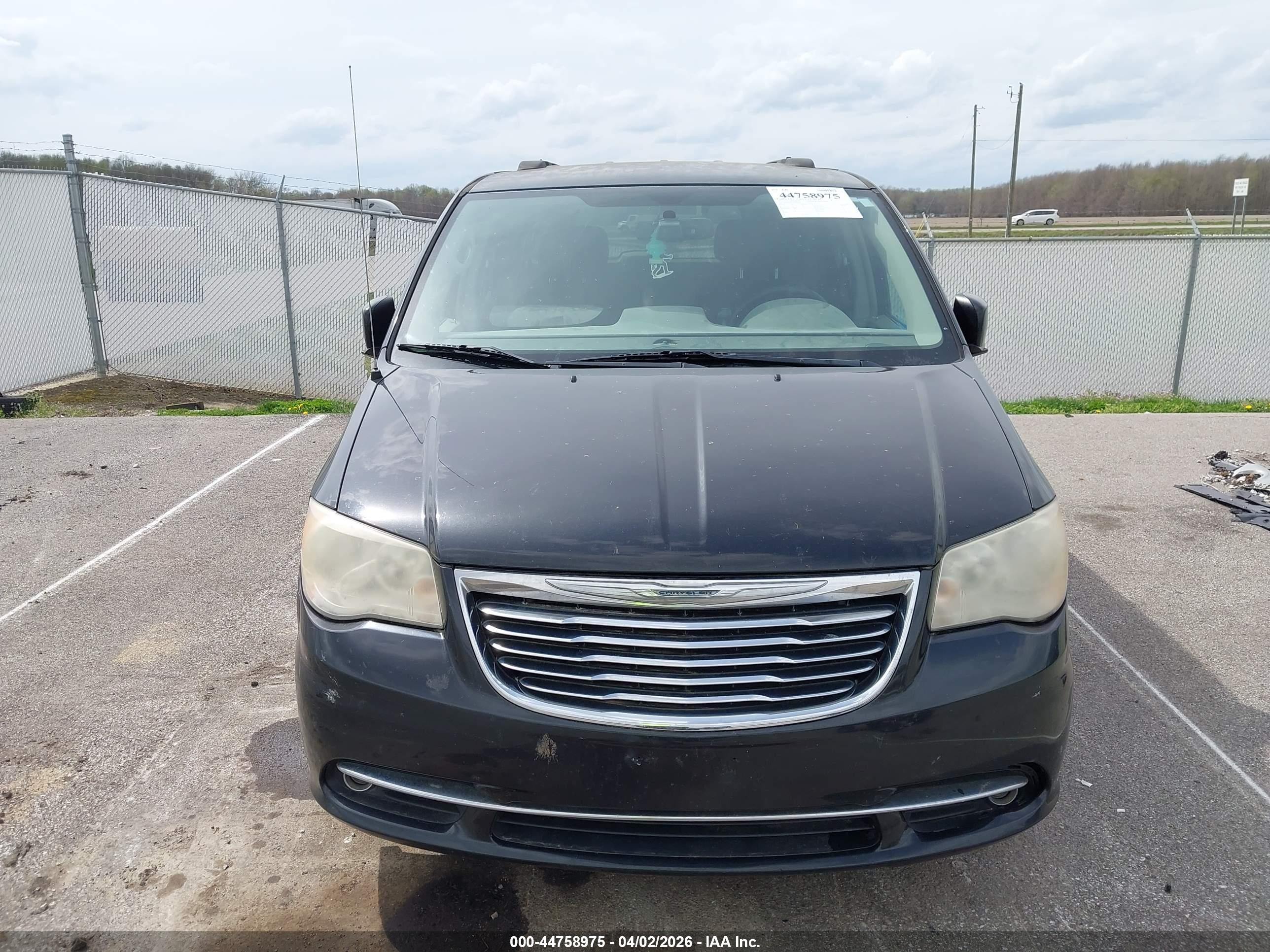 CHRYSLER TOWN image 6