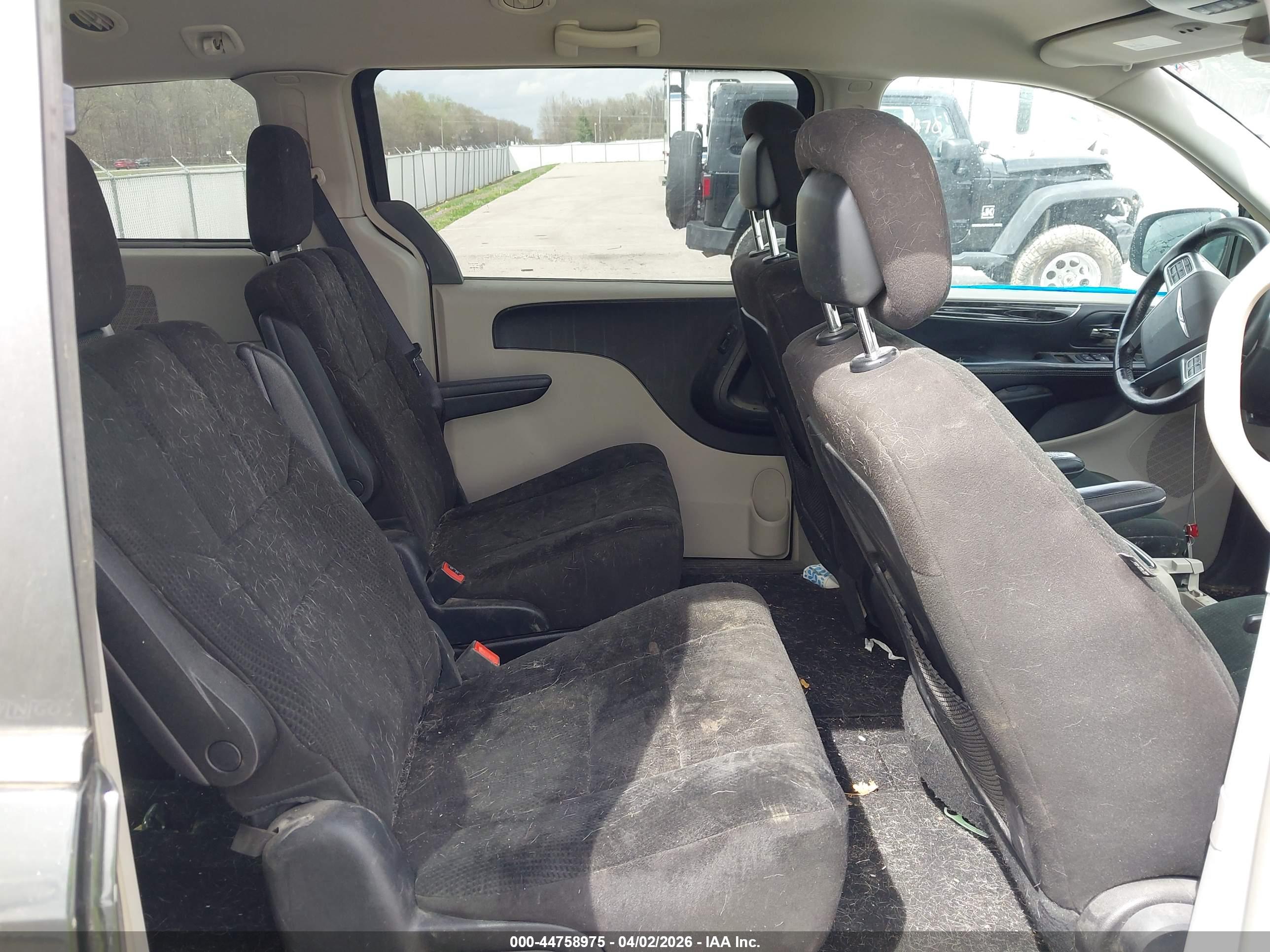CHRYSLER TOWN image 8