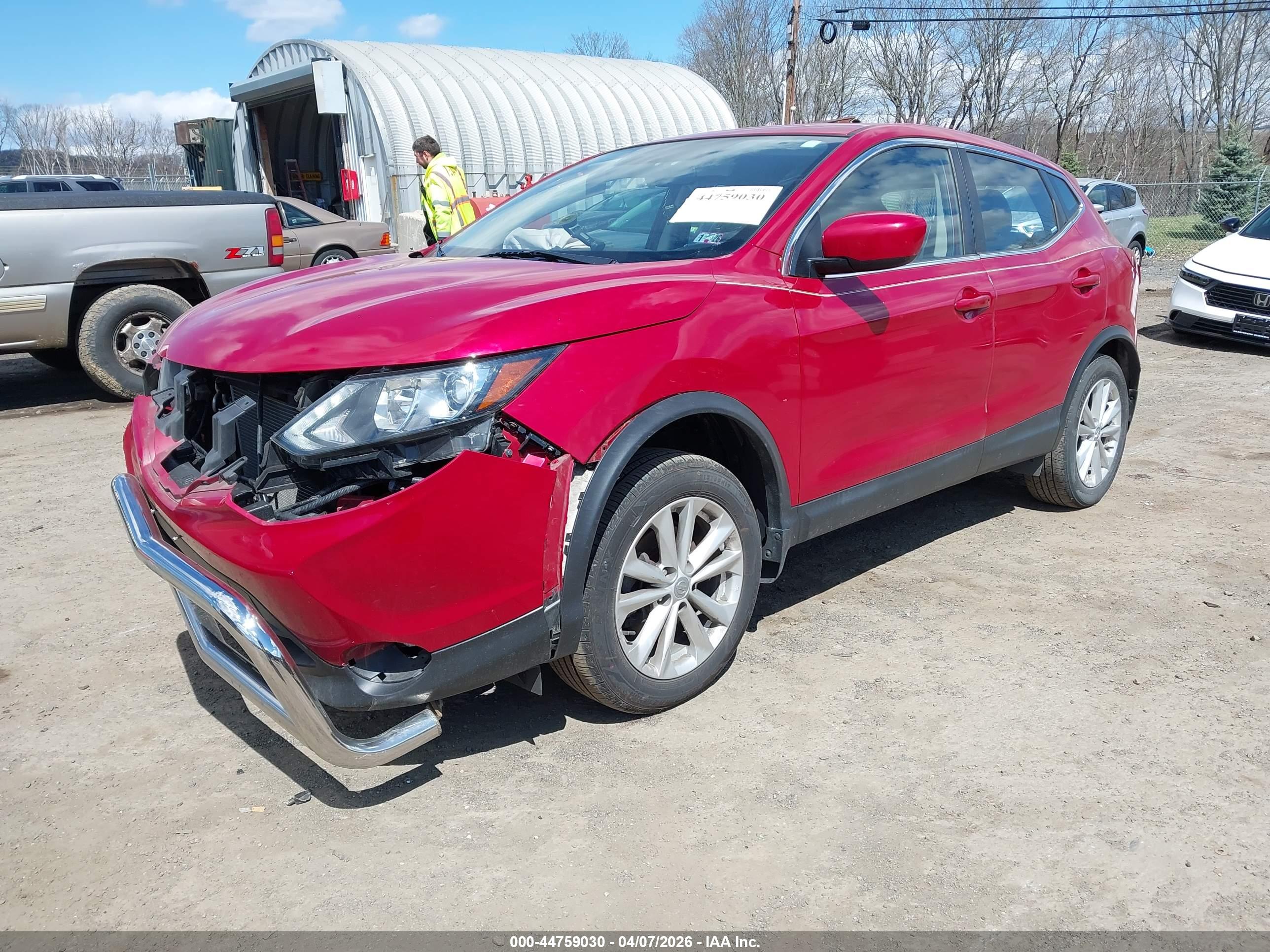 NISSAN ROGUE image 2
