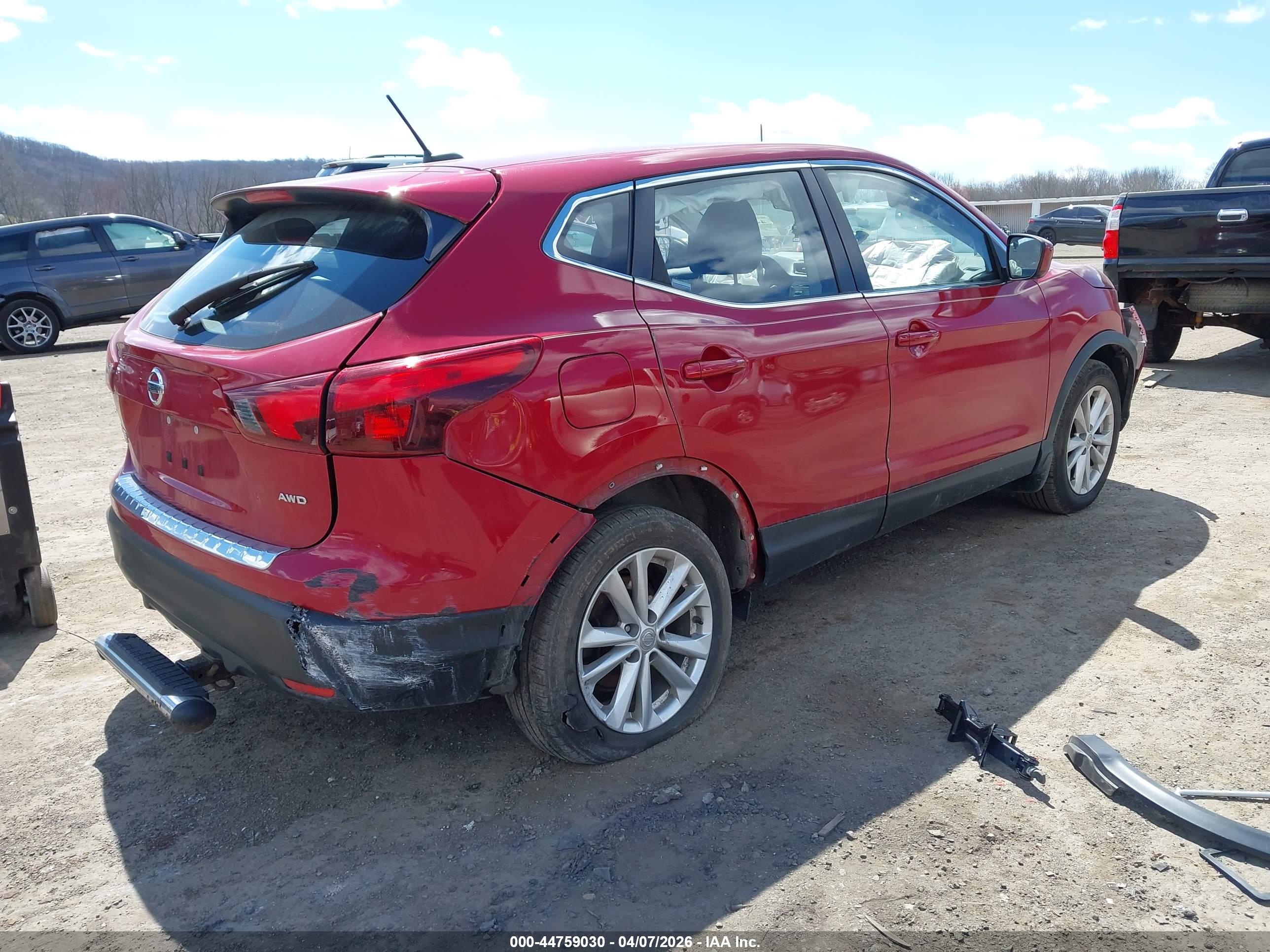 NISSAN ROGUE image 4