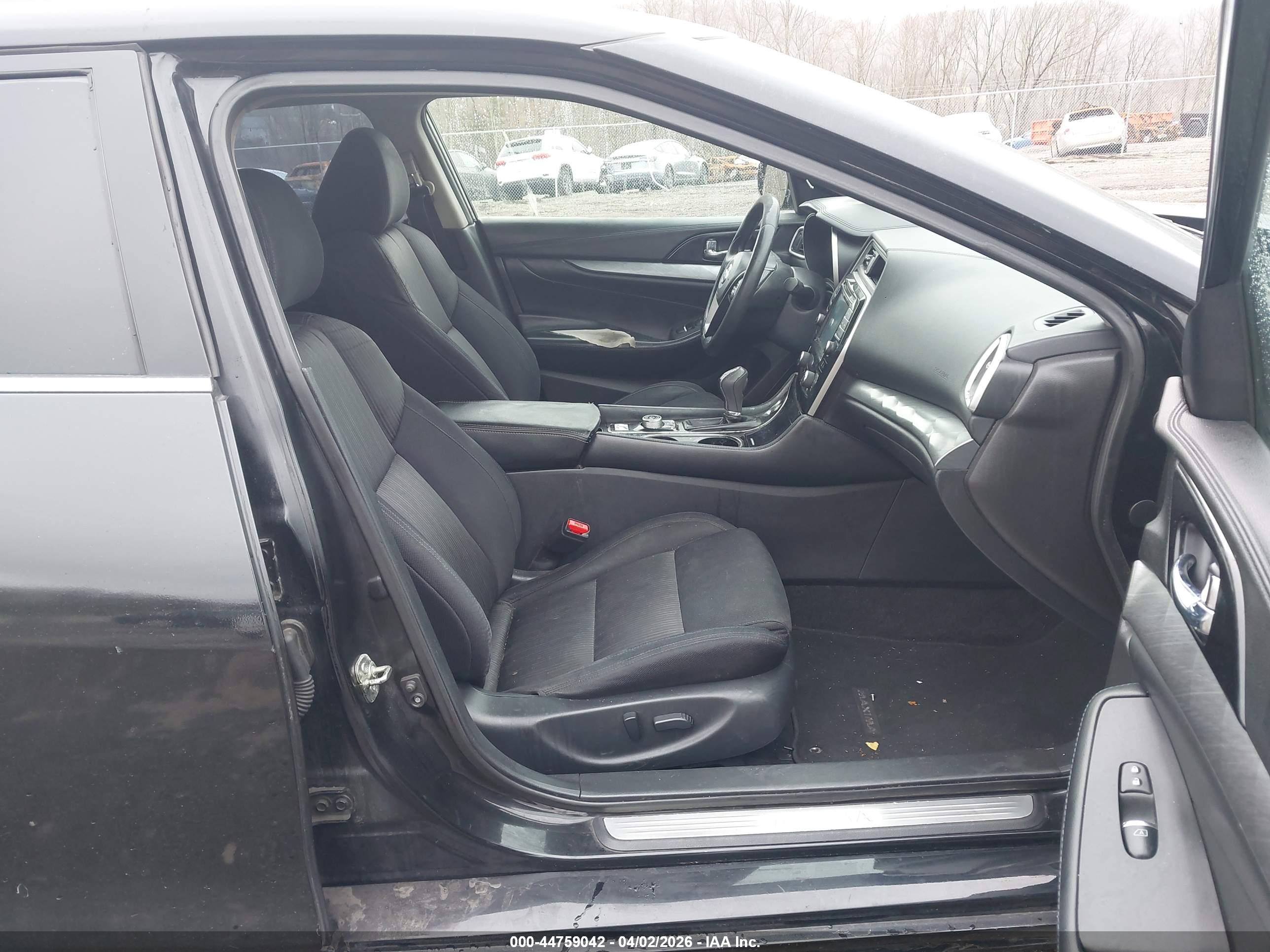 NISSAN MAXIMA image 5