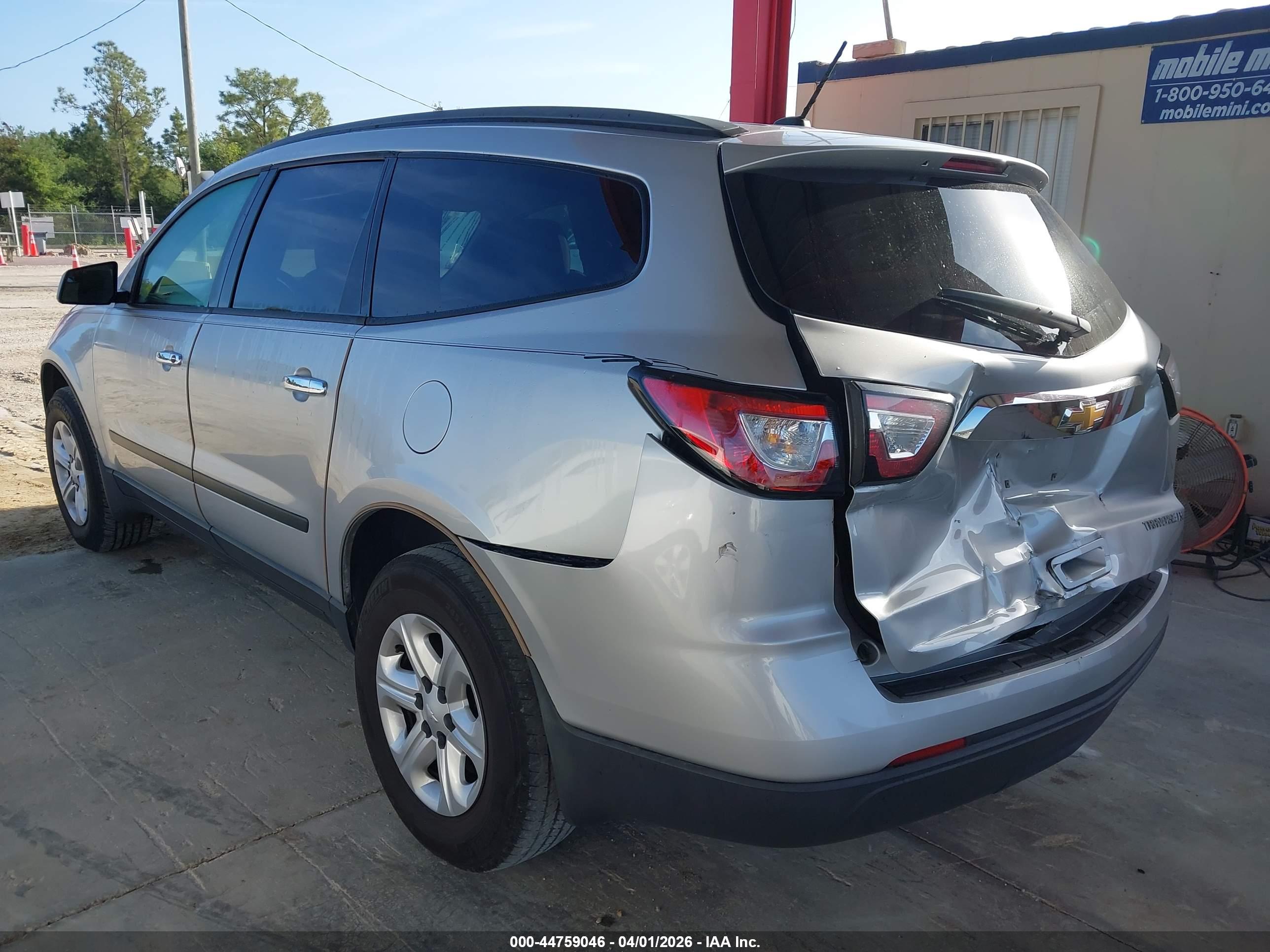 CHEVROLET TRAVERSE image 3