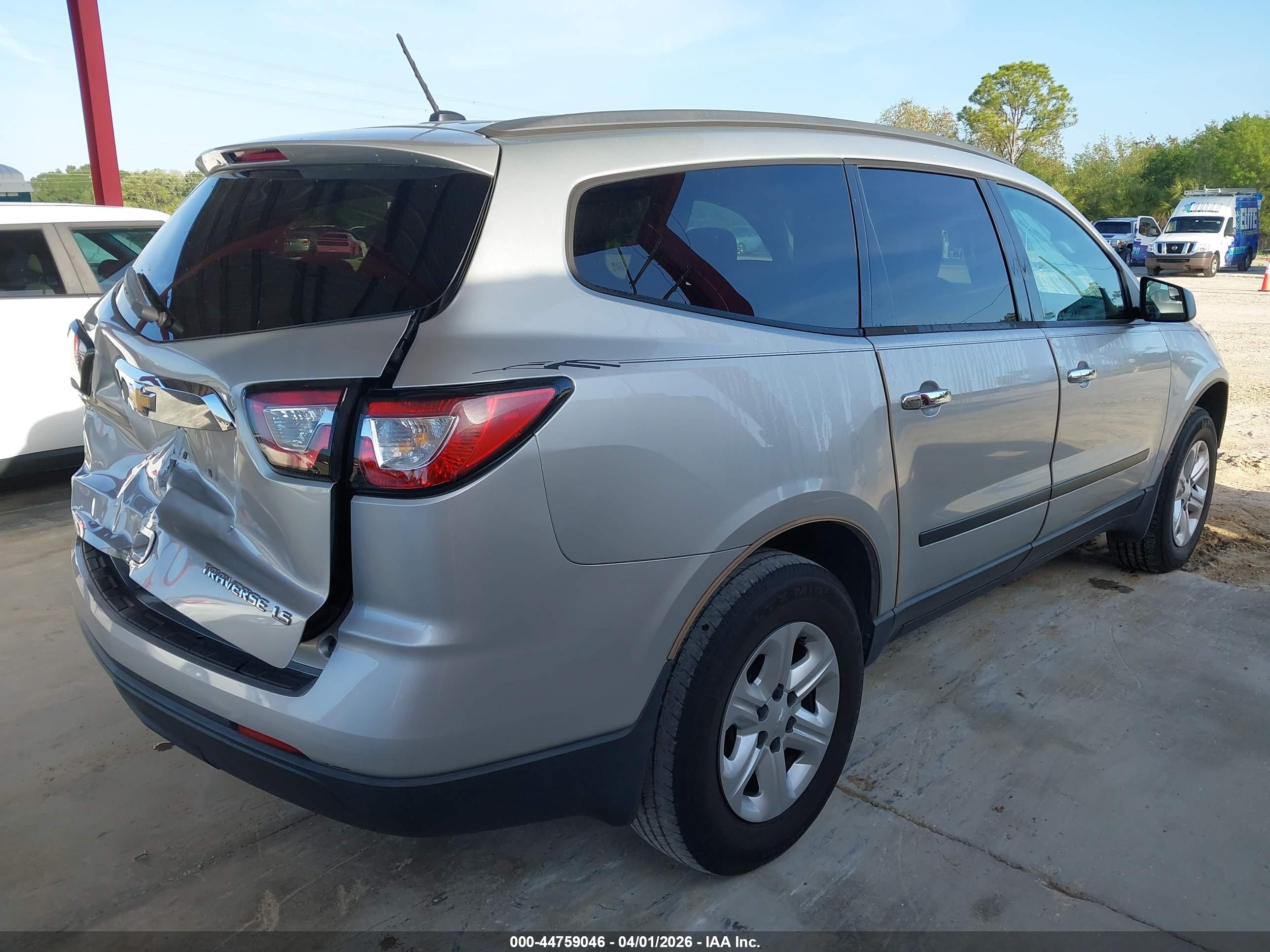 CHEVROLET TRAVERSE image 4
