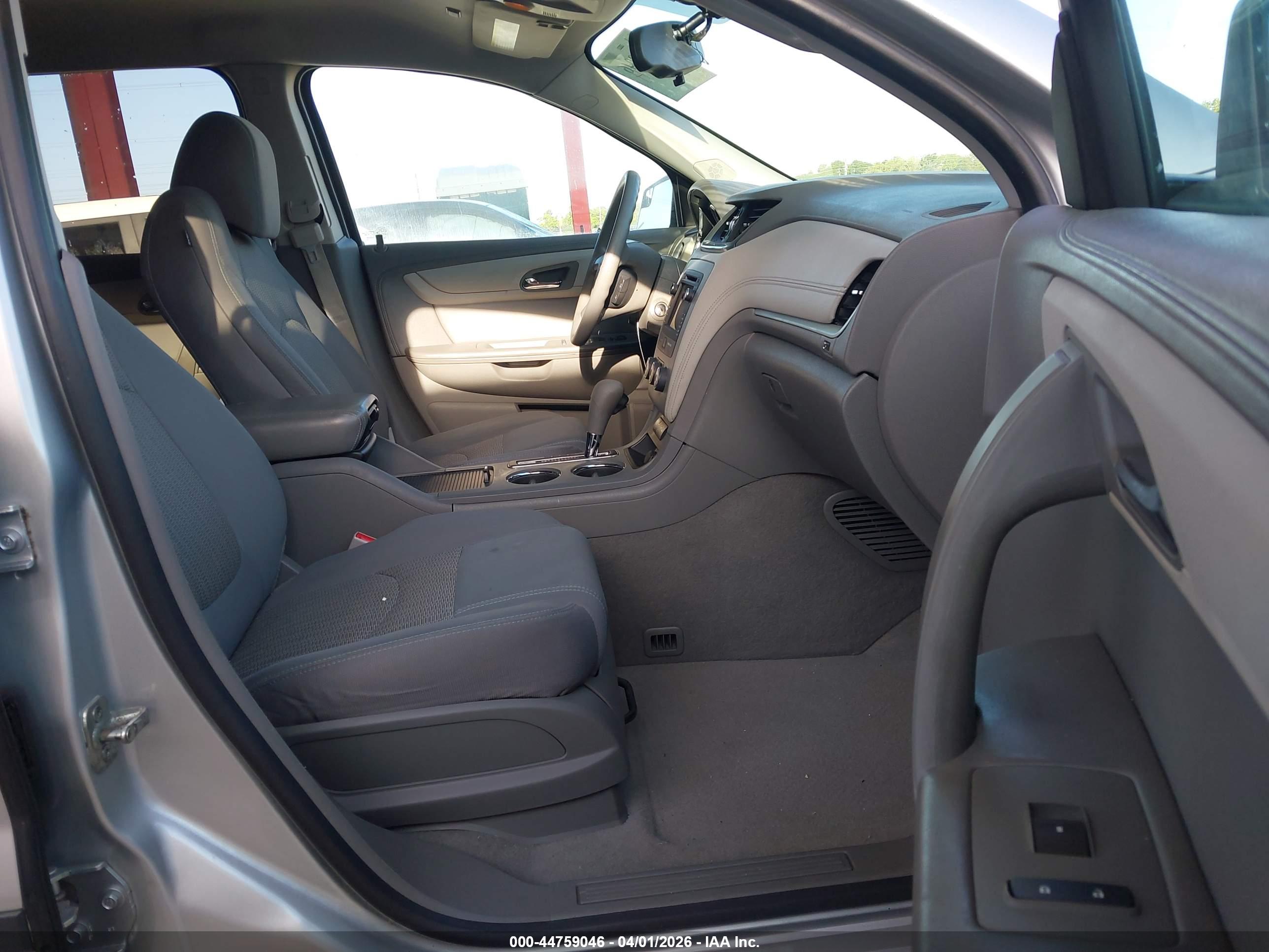 CHEVROLET TRAVERSE image 5