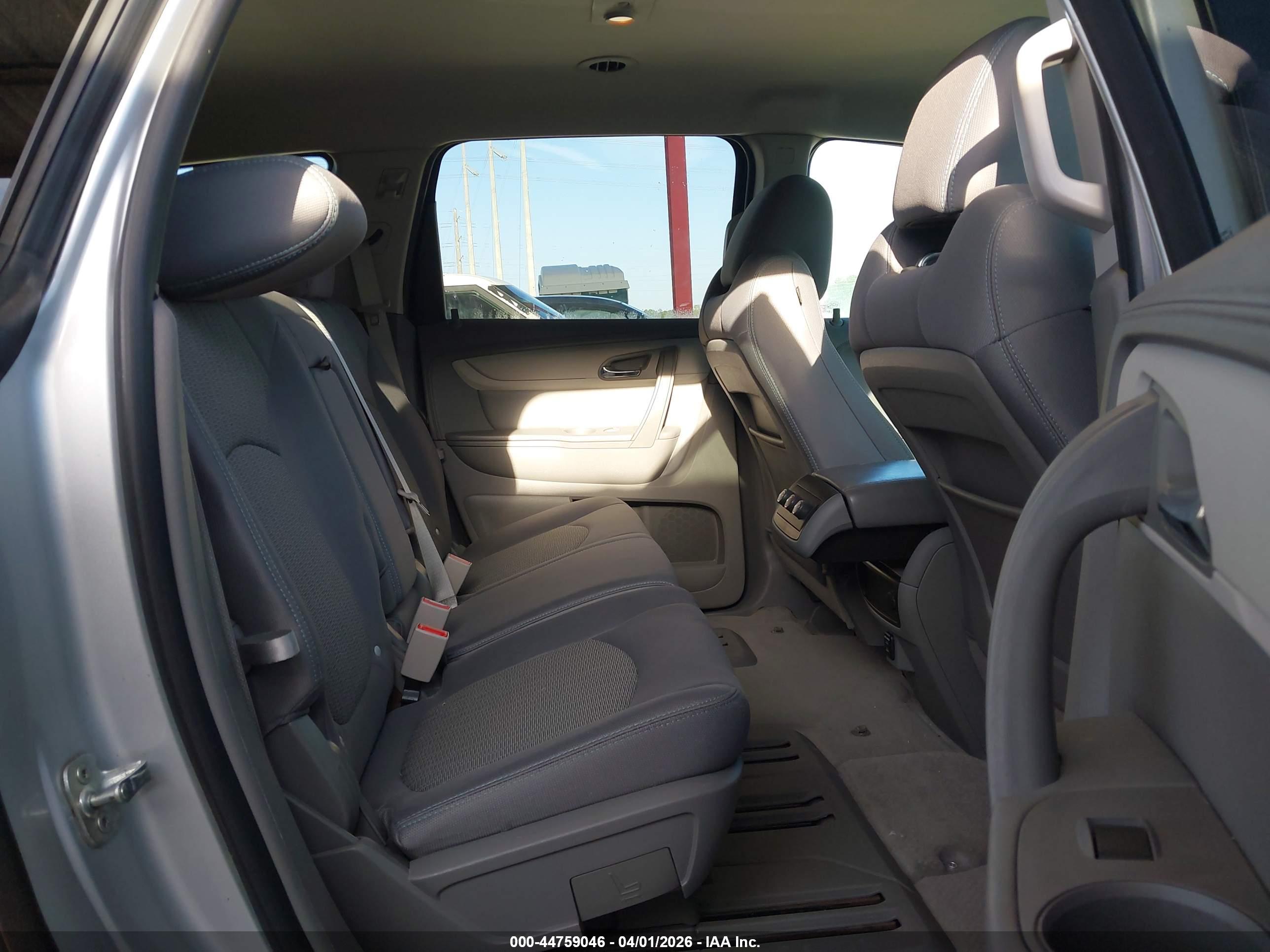 CHEVROLET TRAVERSE image 8