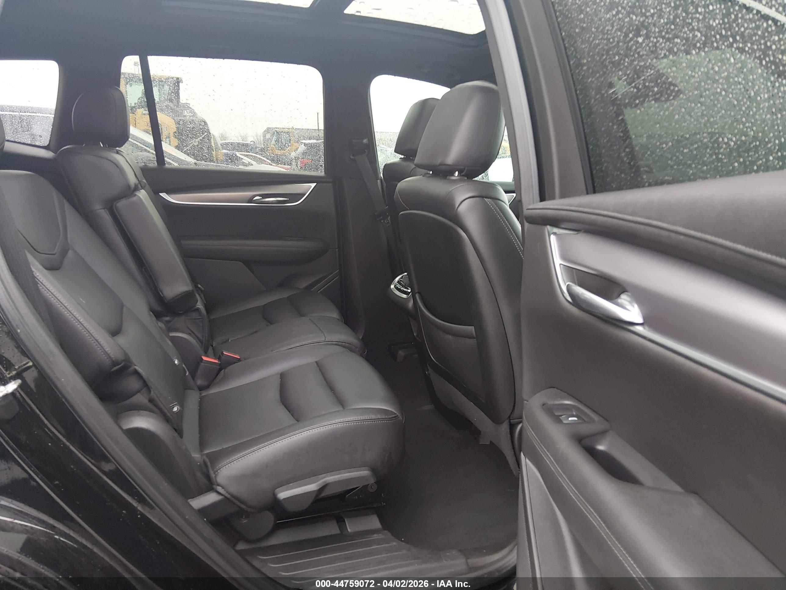 CADILLAC XT6 image 8