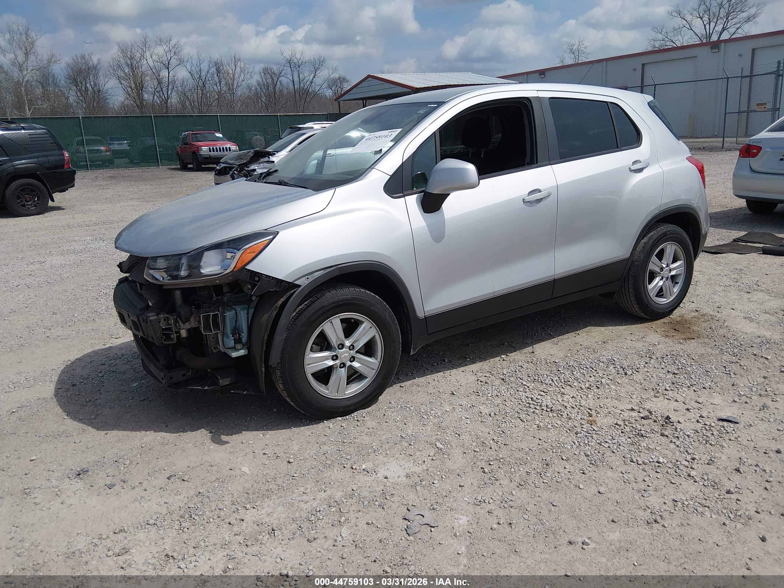 CHEVROLET TRAX image 2