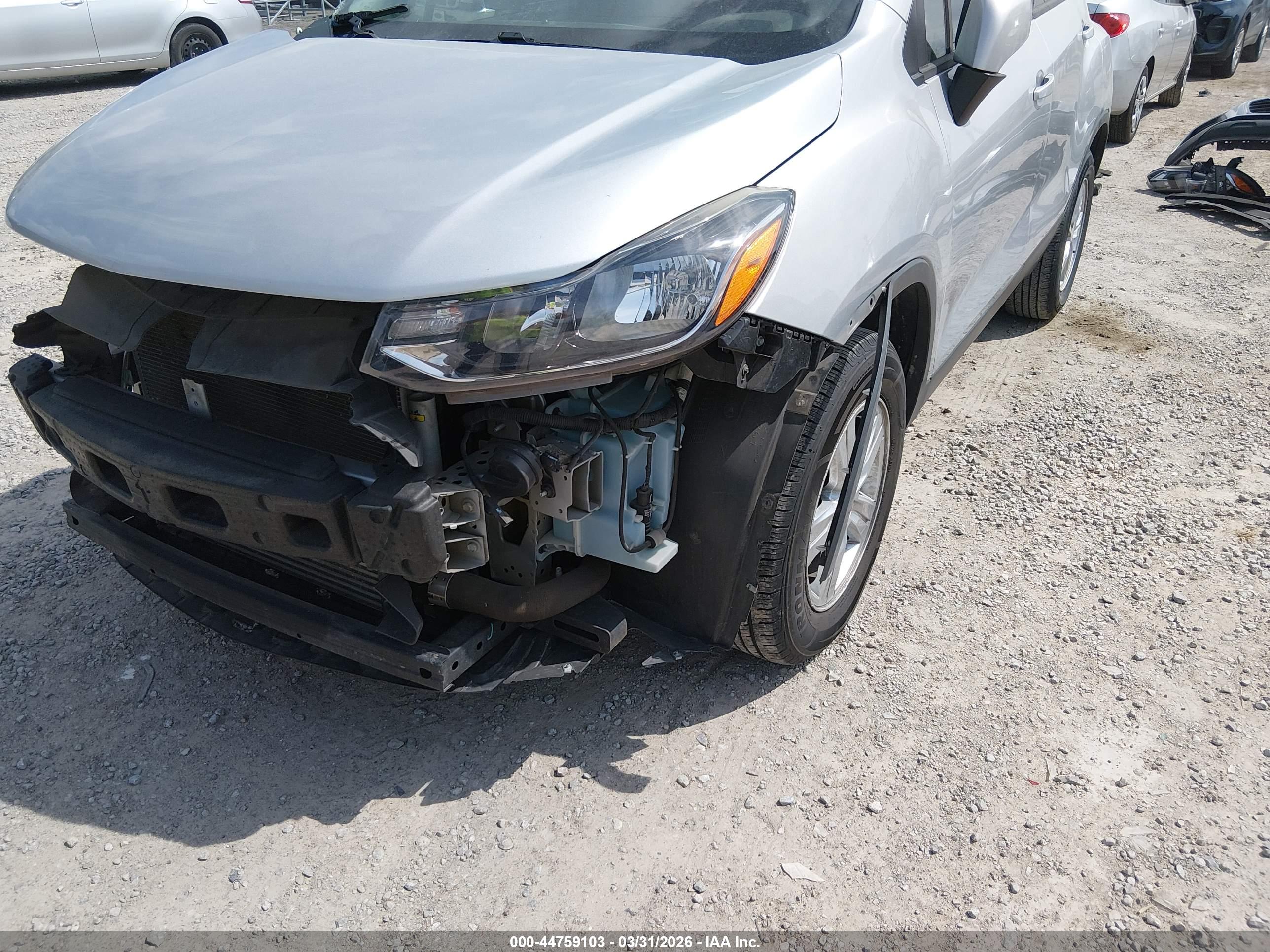 CHEVROLET TRAX image 6
