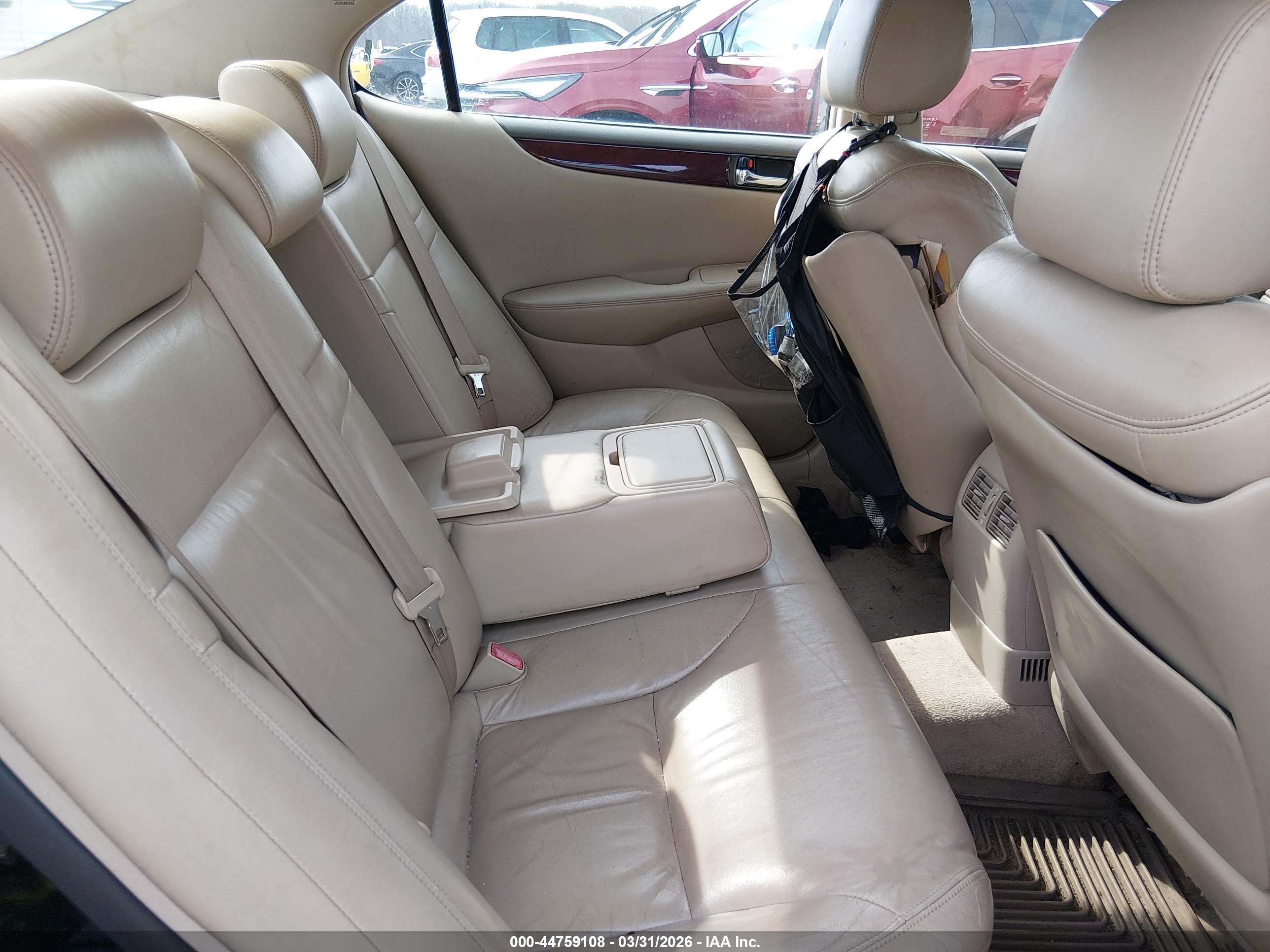 LEXUS ES image 8