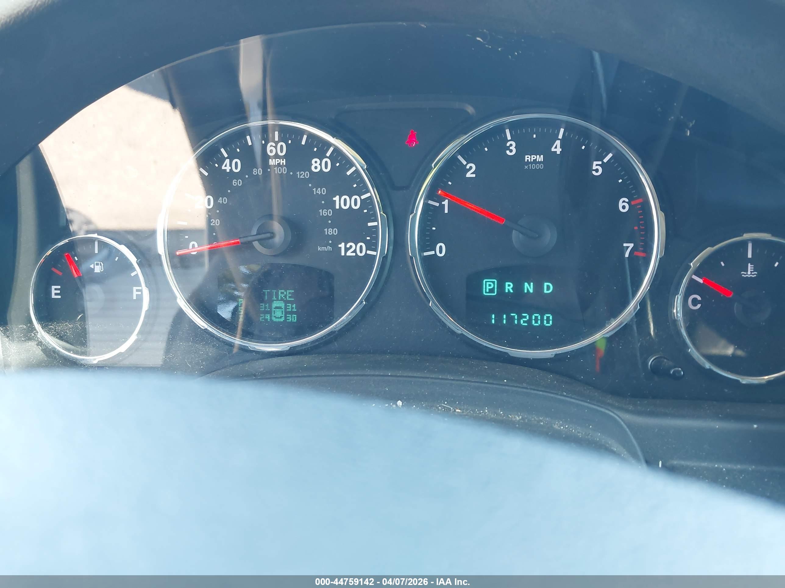 JEEP LIBERTY image 7