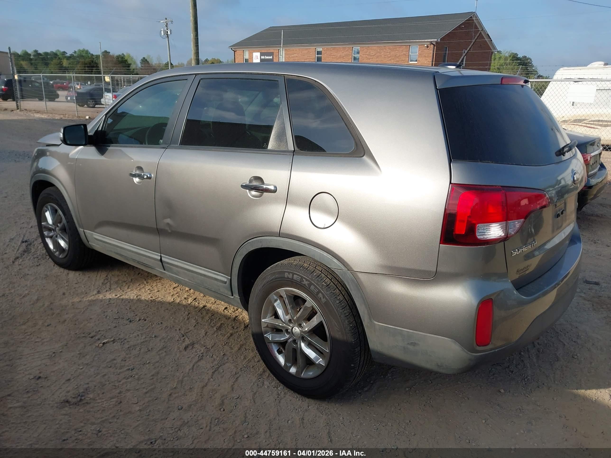 KIA SORENTO image 3