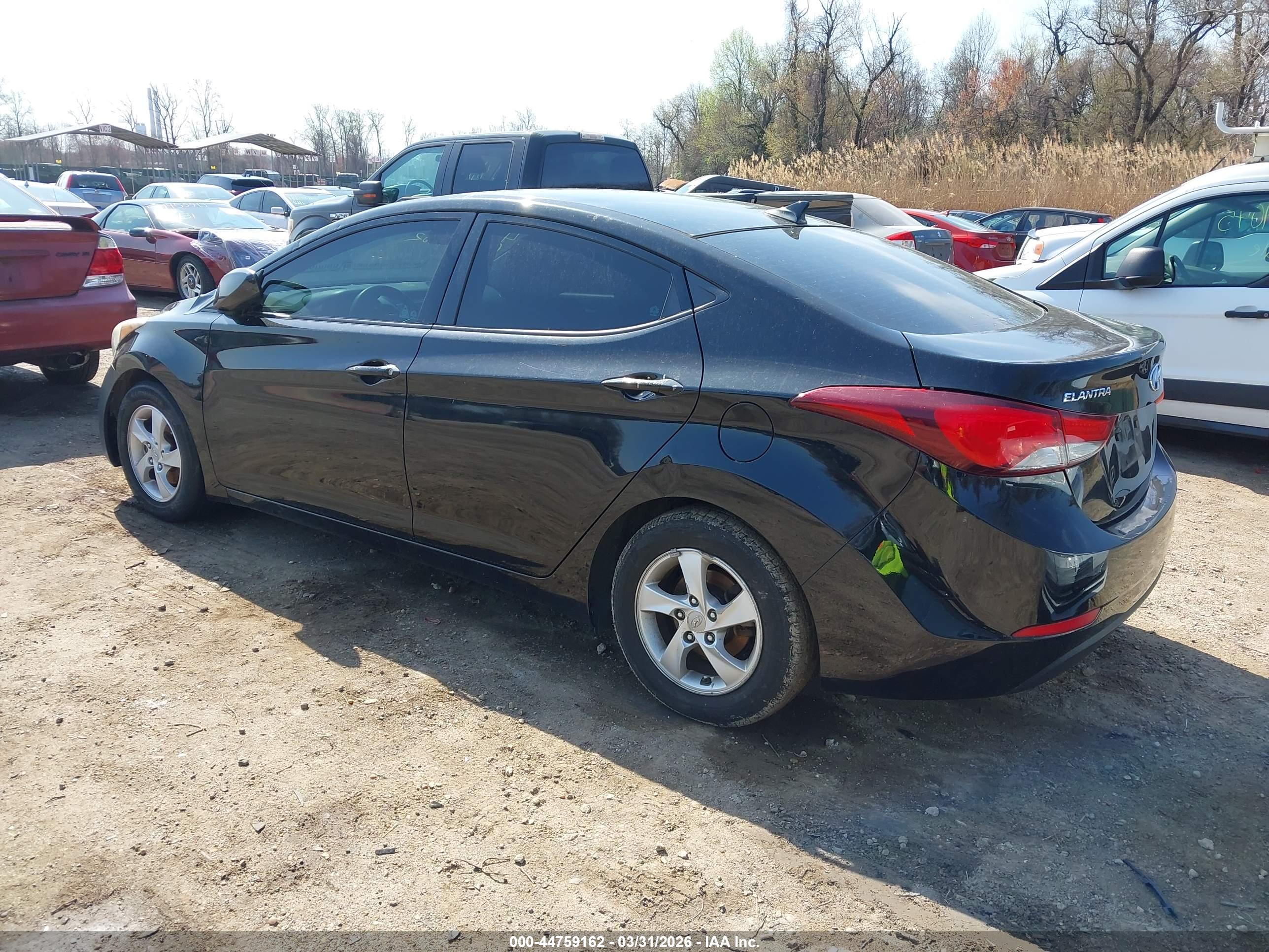 HYUNDAI ELANTRA image 3