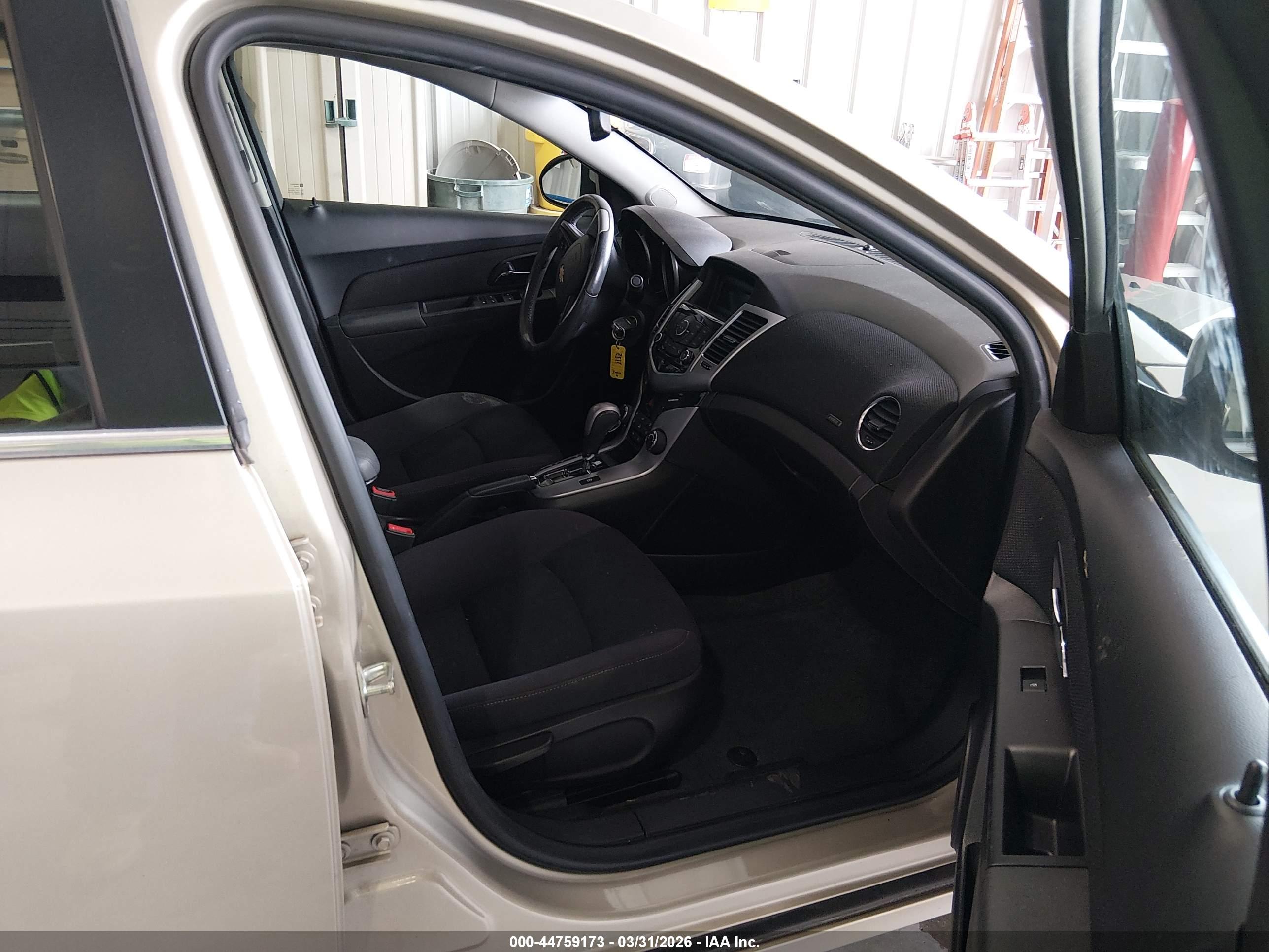 CHEVROLET CRUZE image 5