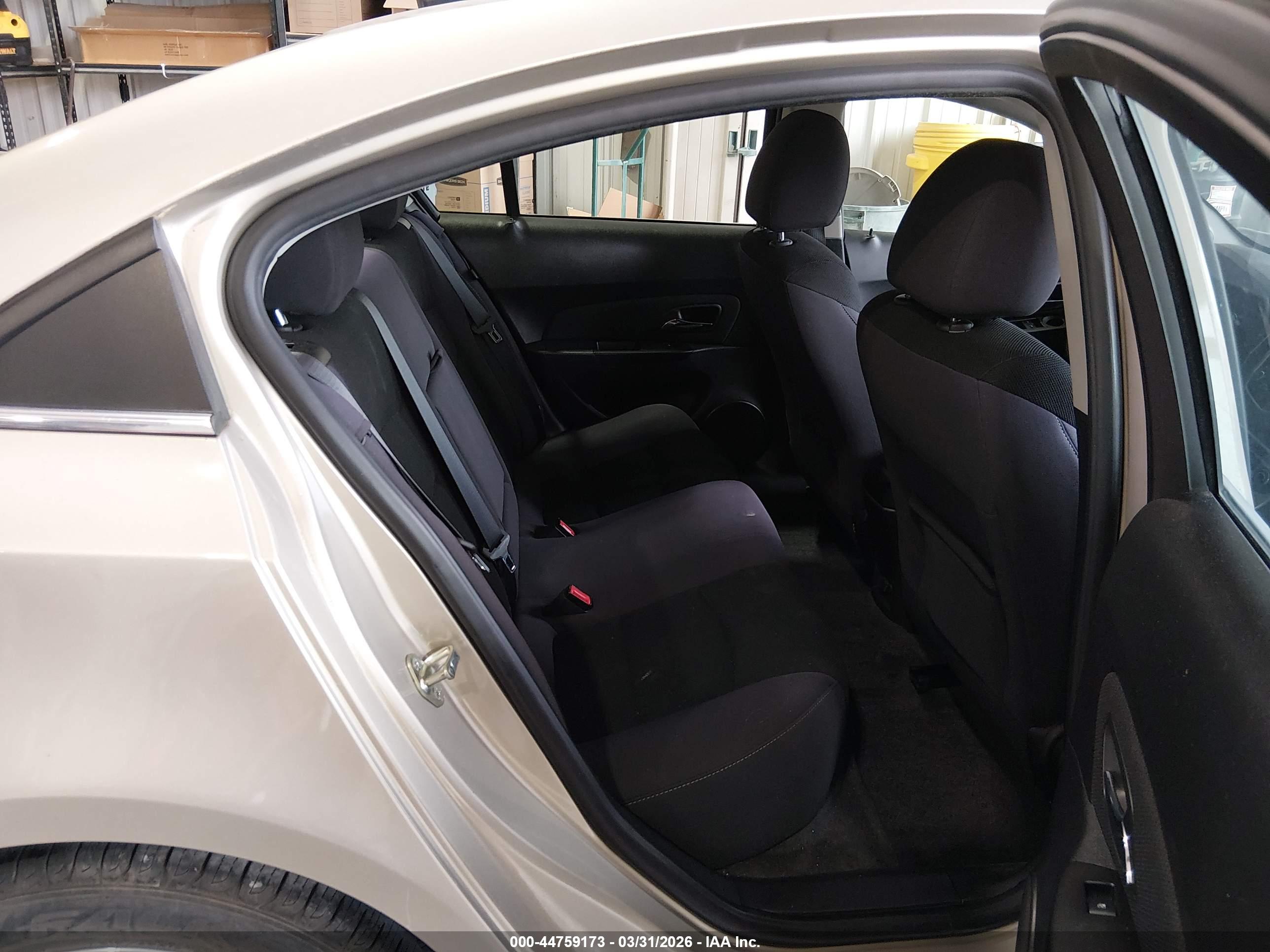 CHEVROLET CRUZE image 8