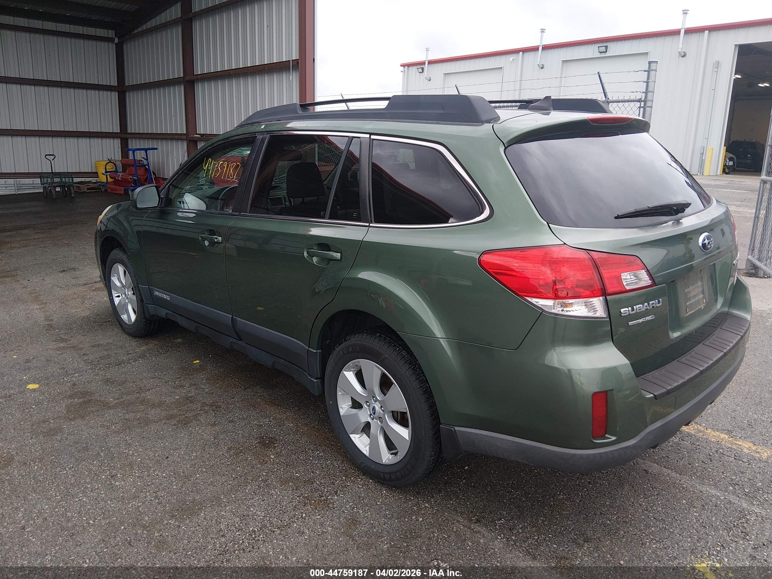 SUBARU OUTBACK image 3