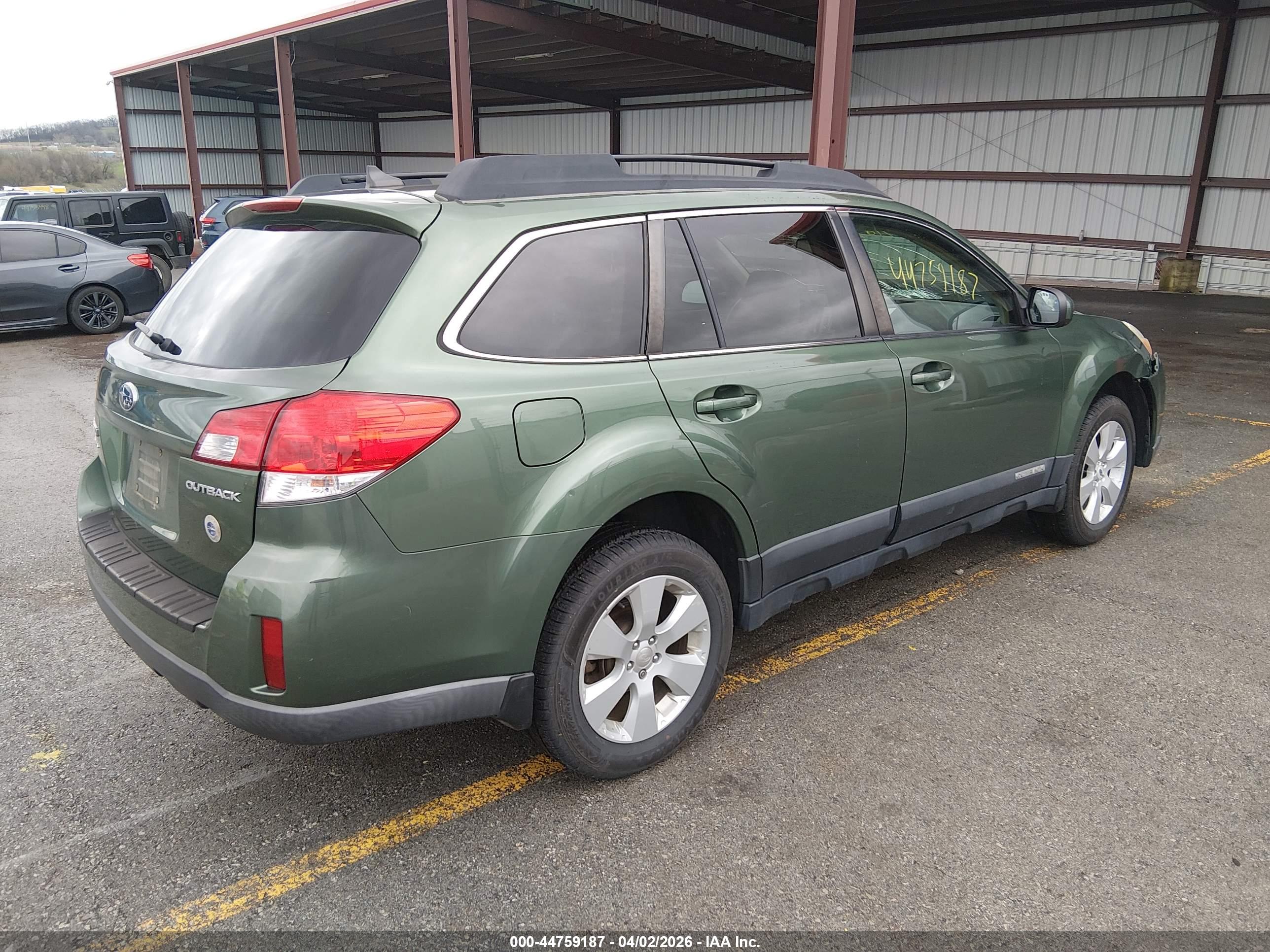SUBARU OUTBACK image 4