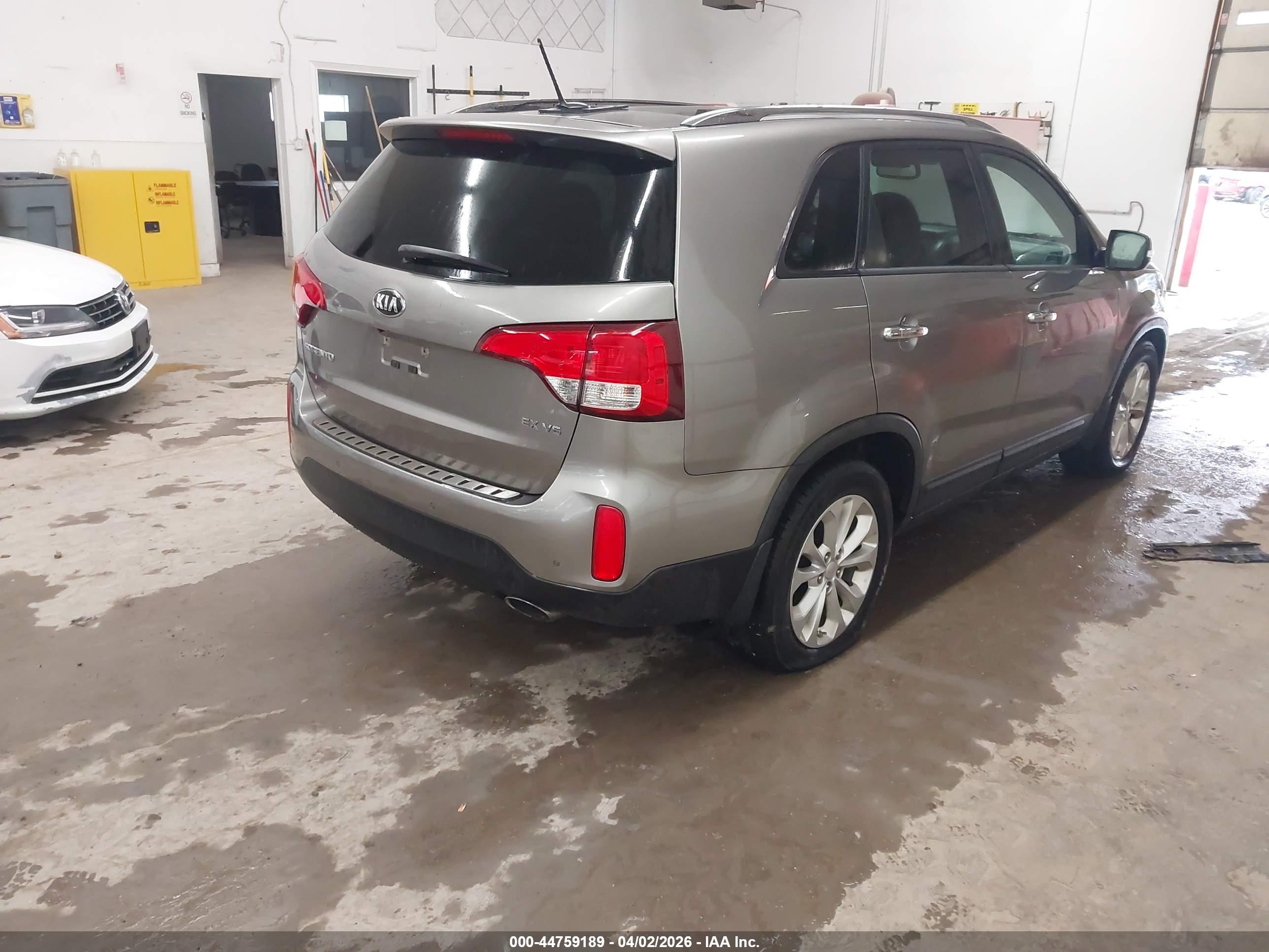 KIA SORENTO image 4