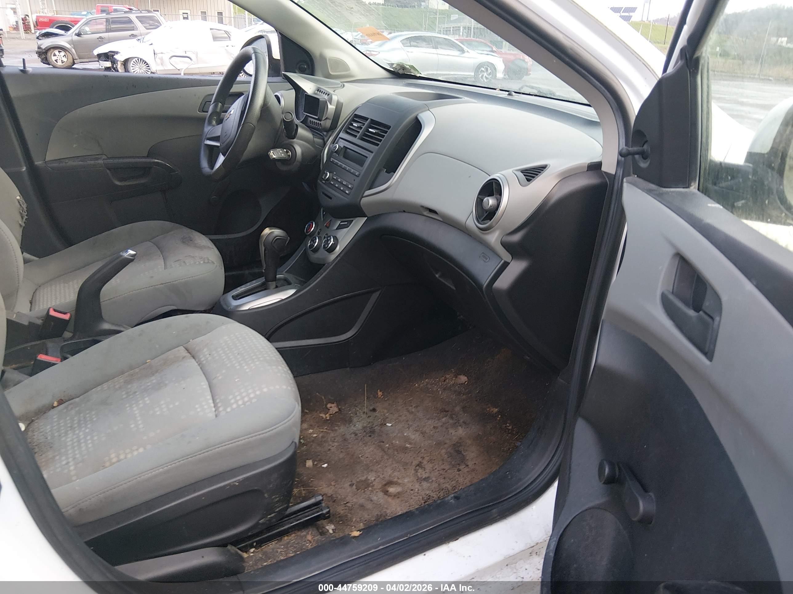 CHEVROLET SONIC image 5